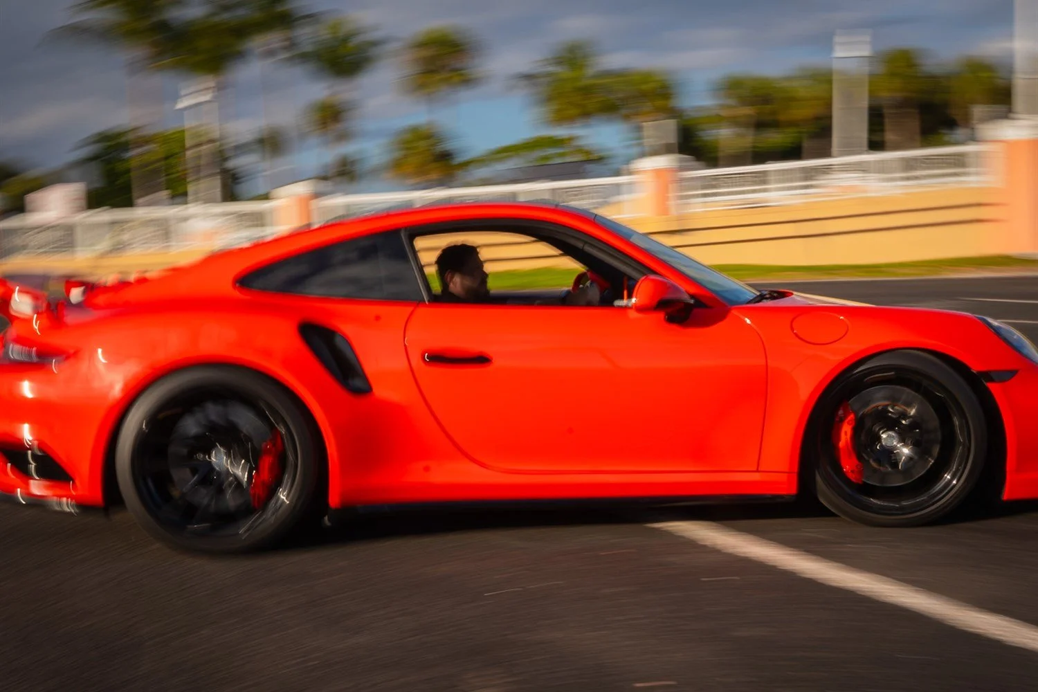 11 - porsche-911-turbo-s-side-motion-blur.jpg