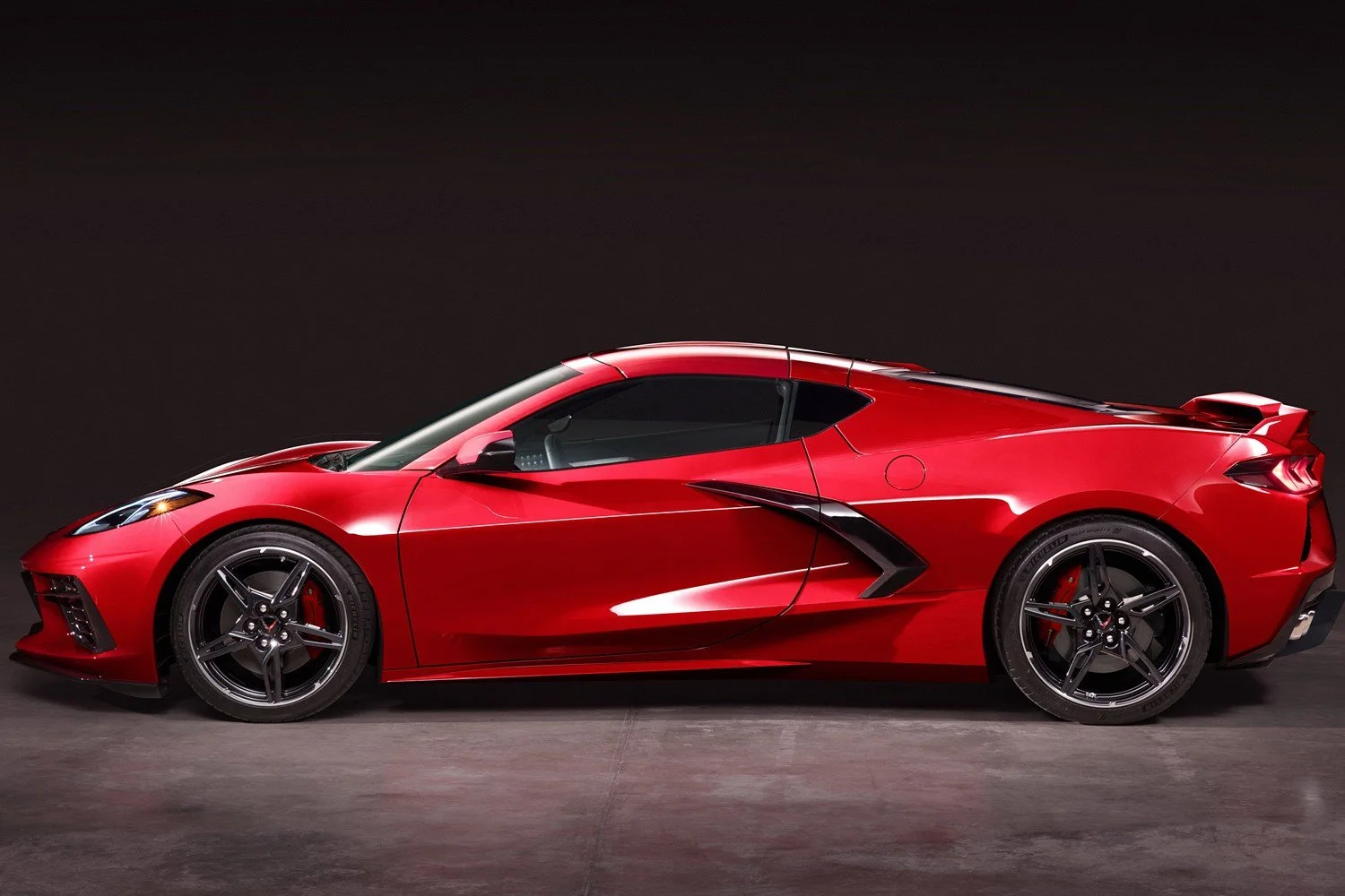 02 - corvette-c8-front-motion-road.jpg