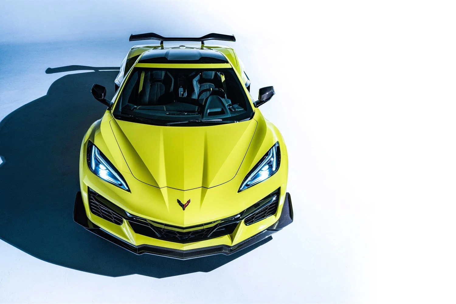 10 - corvette-c8-front-grille-detail.jpg