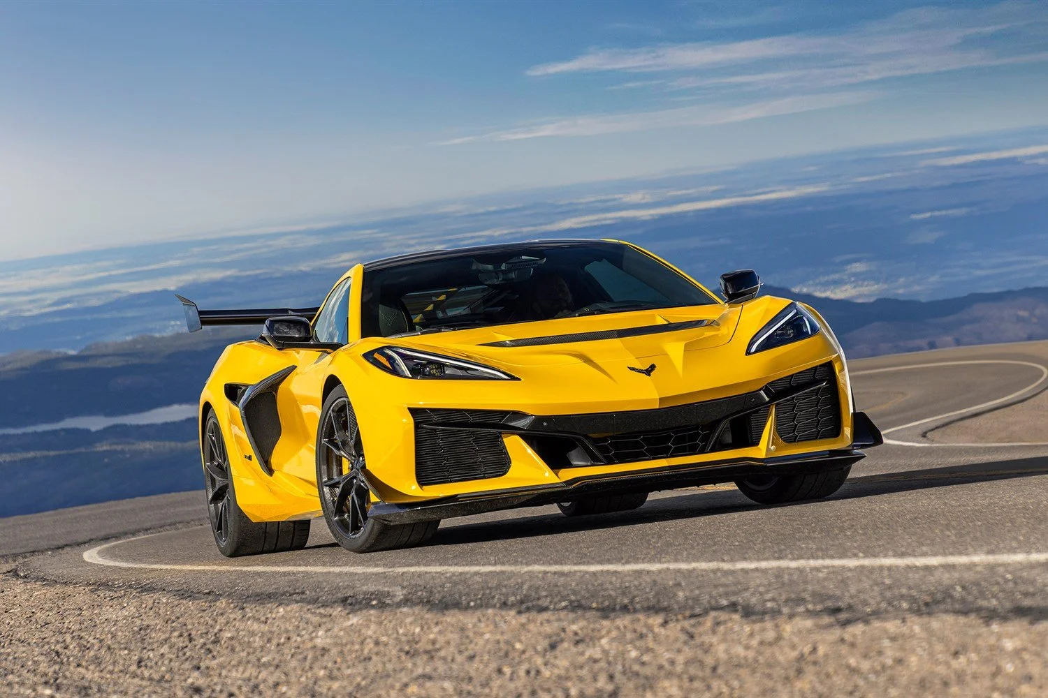 13 - corvette-c8-rear-side-profile.jpg