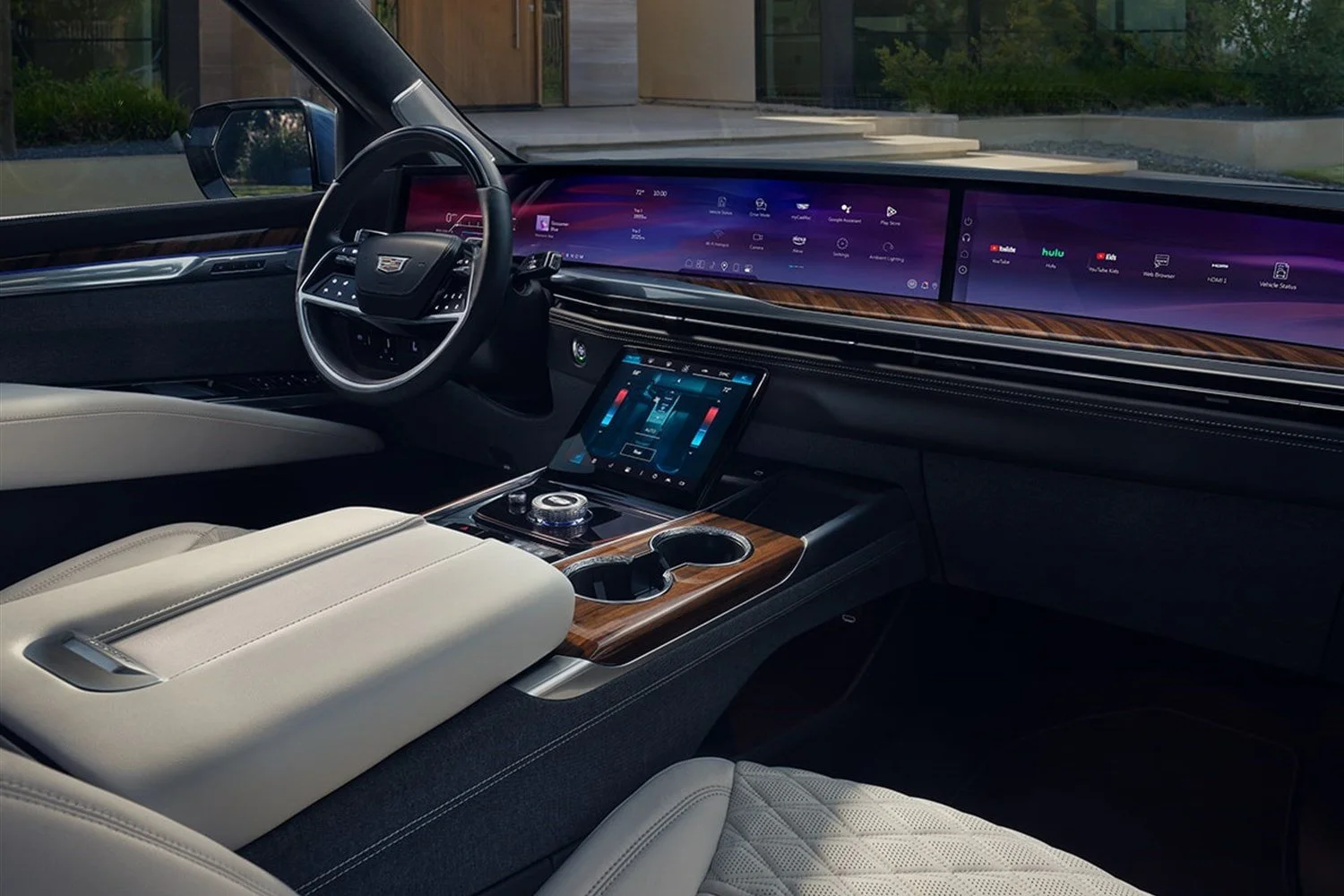 04 - escalade-esv-interior-led-screen.jpg