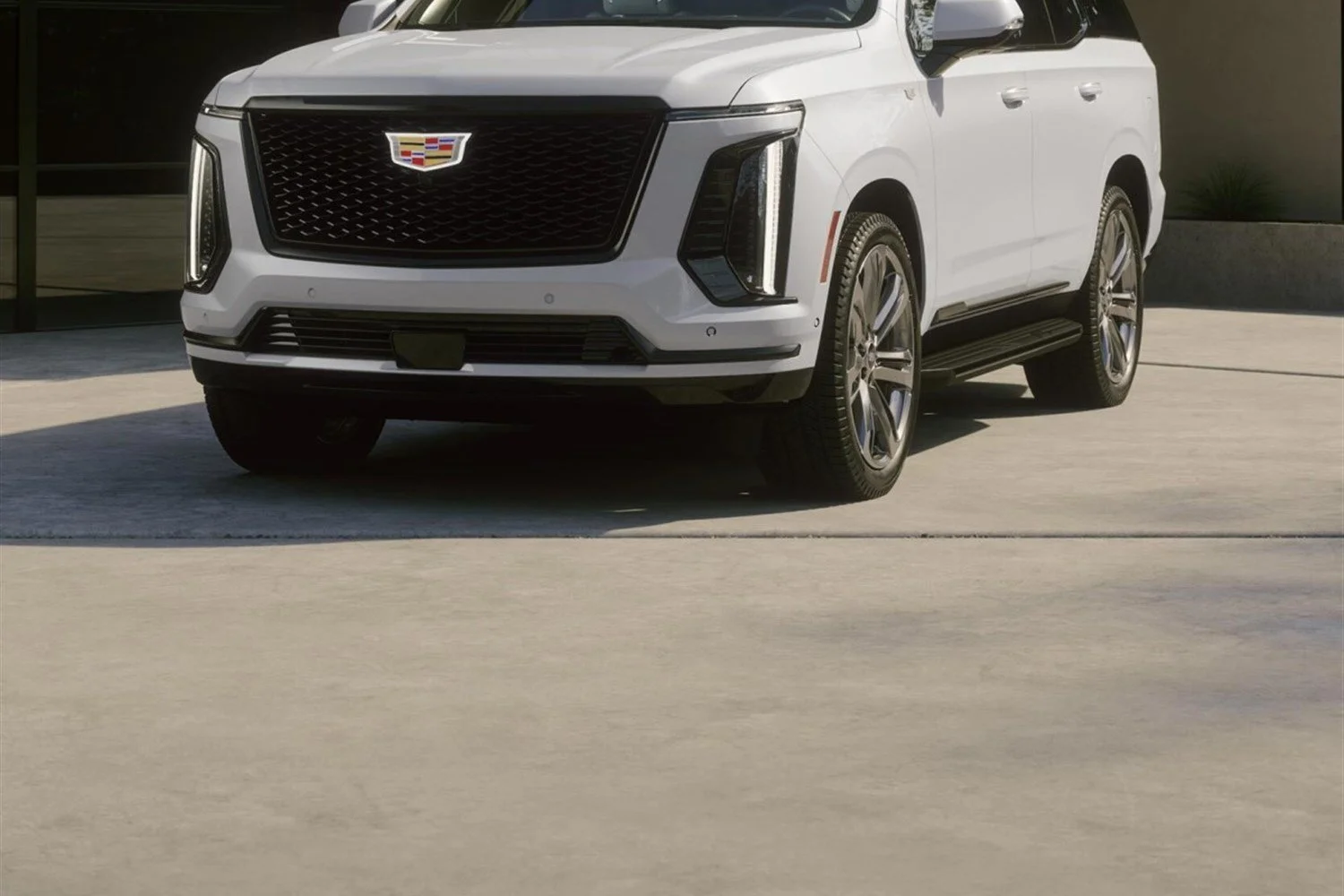 11 - escalade-esv-front-dominant.jpg