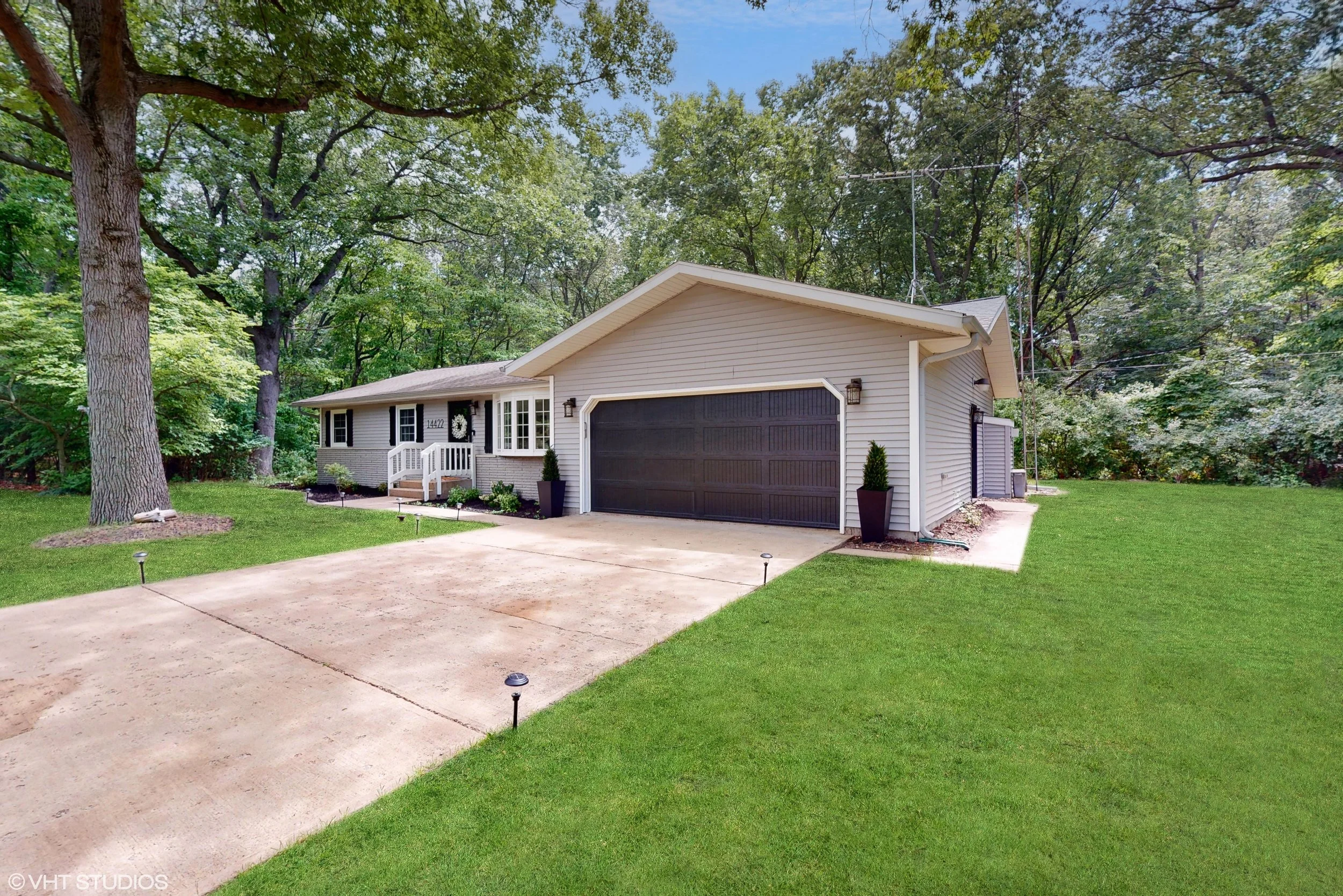 A charming Harbor Country cottage welcoming you to Magnolia Place.