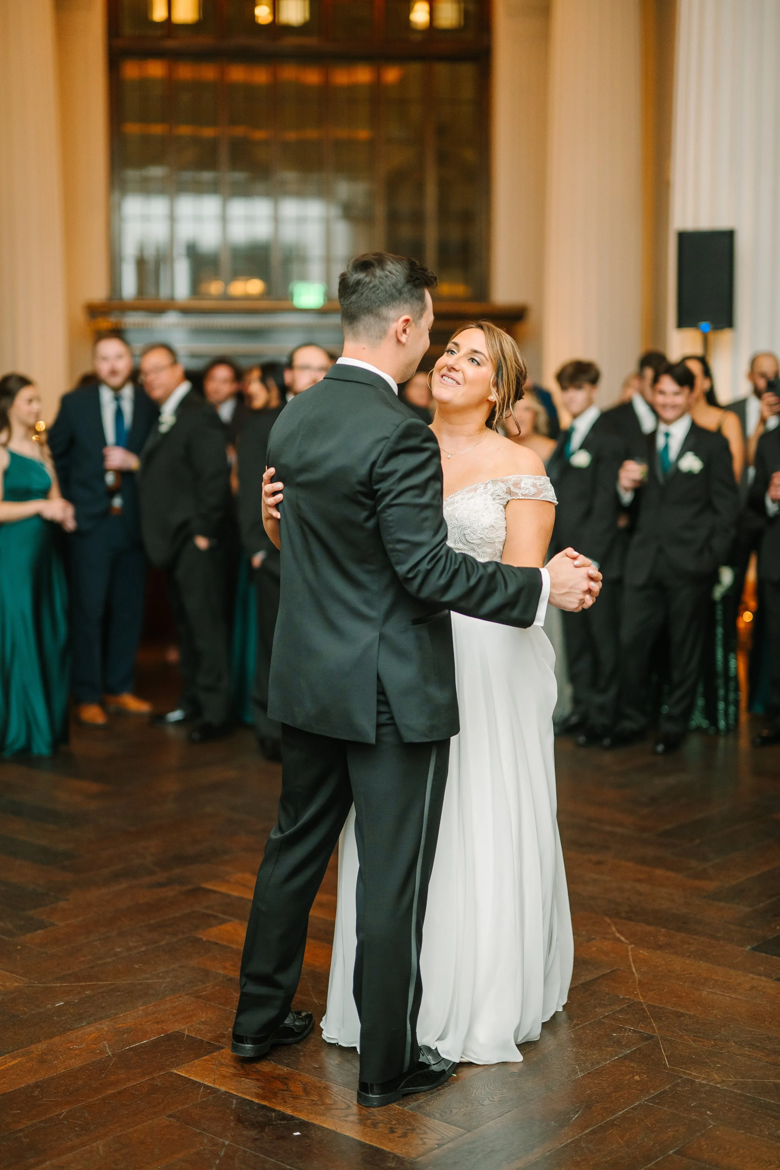 What does a day of wedding coordinator do?