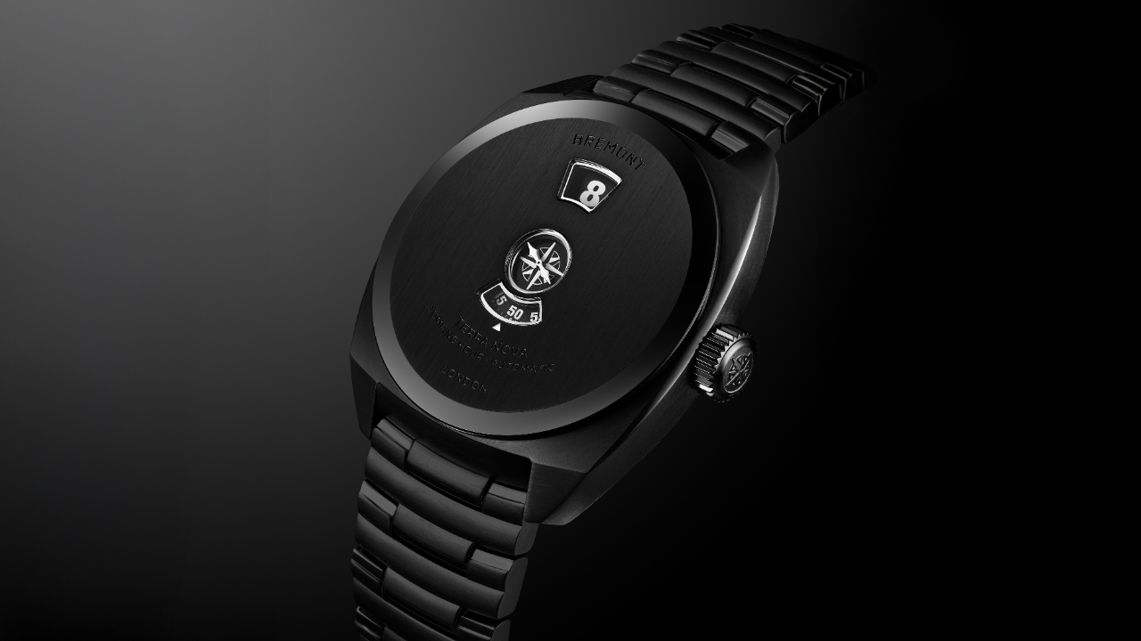 Bremont apresenta Terra Nova 38 Jumping Hour Stealth Black, nova versão totalmente em DLC