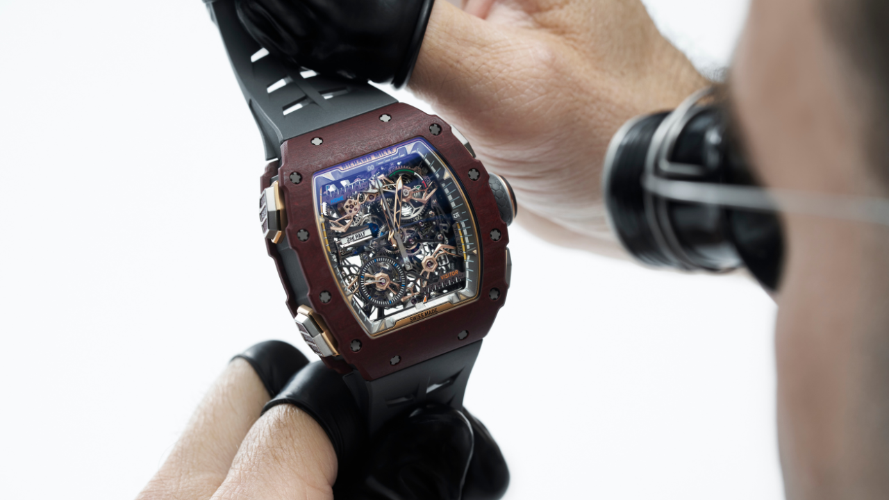 Richard Mille apresenta RM 41-01 Tourbillon Soccer com cronógrafo flyback e contadores mecânicos de gols