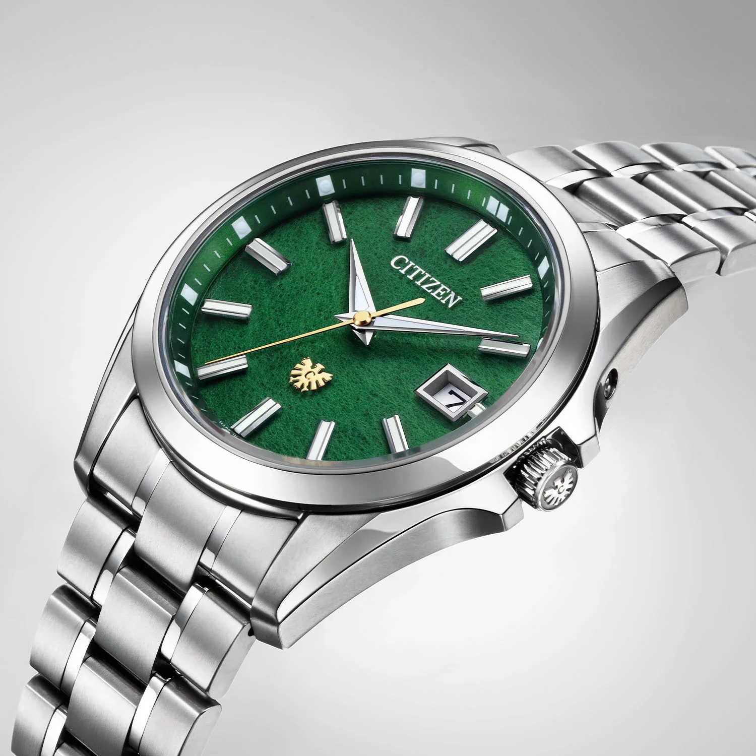 Citizen-Eco-Drive-50th-Anniversary-Edition-AQ4091-56W-4.webp