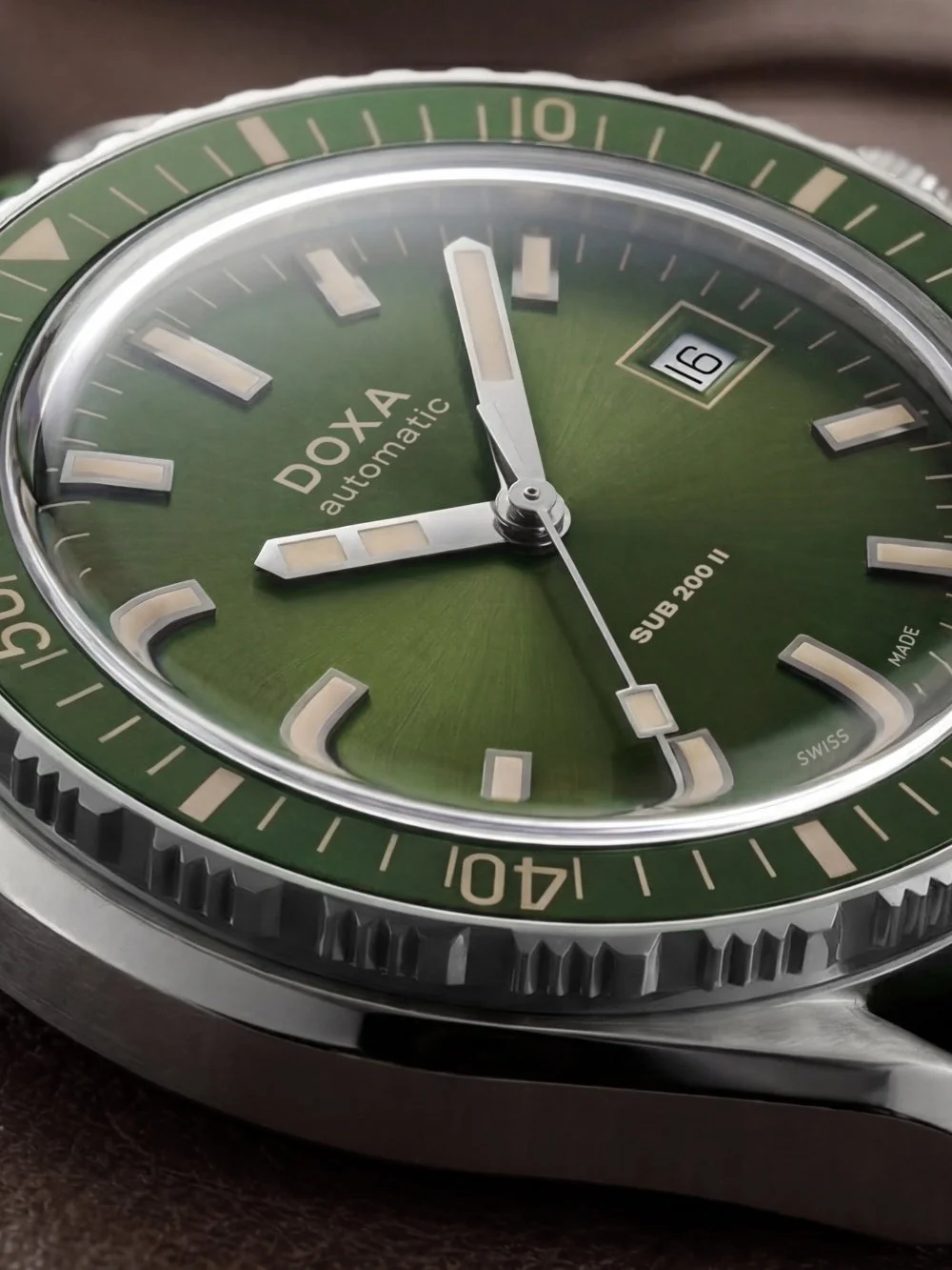 DOXA-SUB-200-II-7.jpg