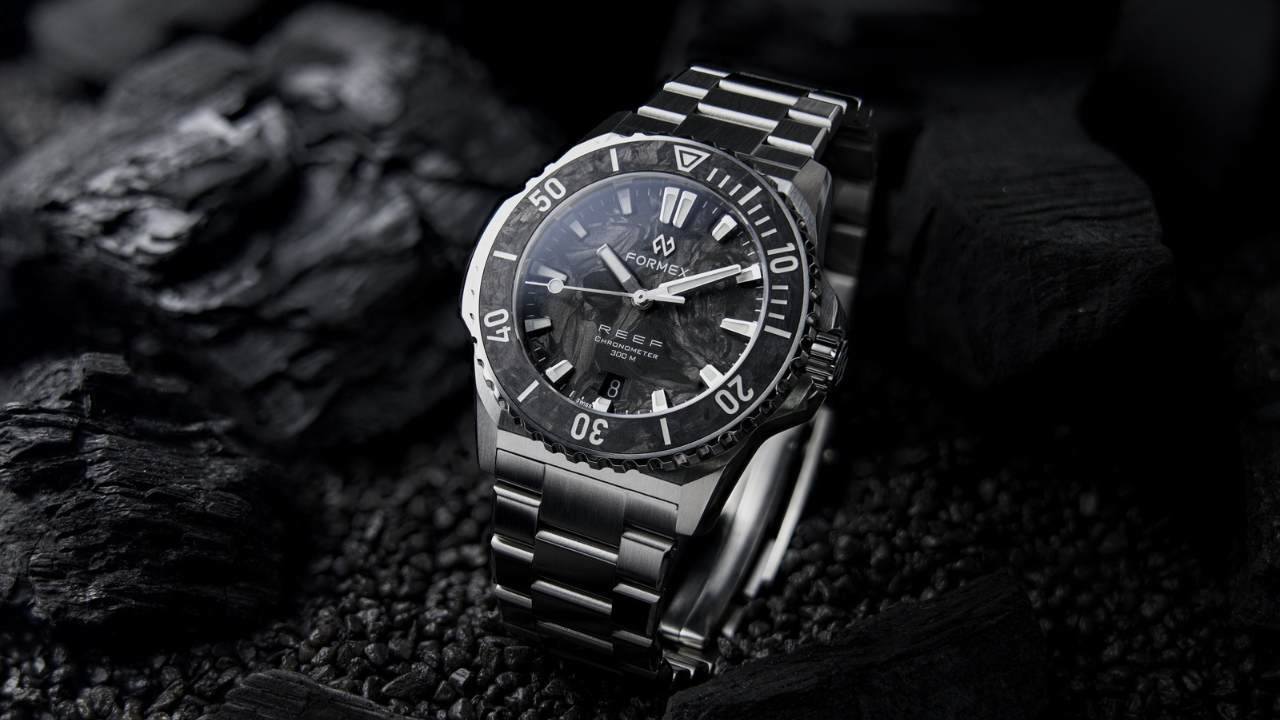 Formex Reef 39.5 Forged Carbon: carbono forjado no mergulhador suíço