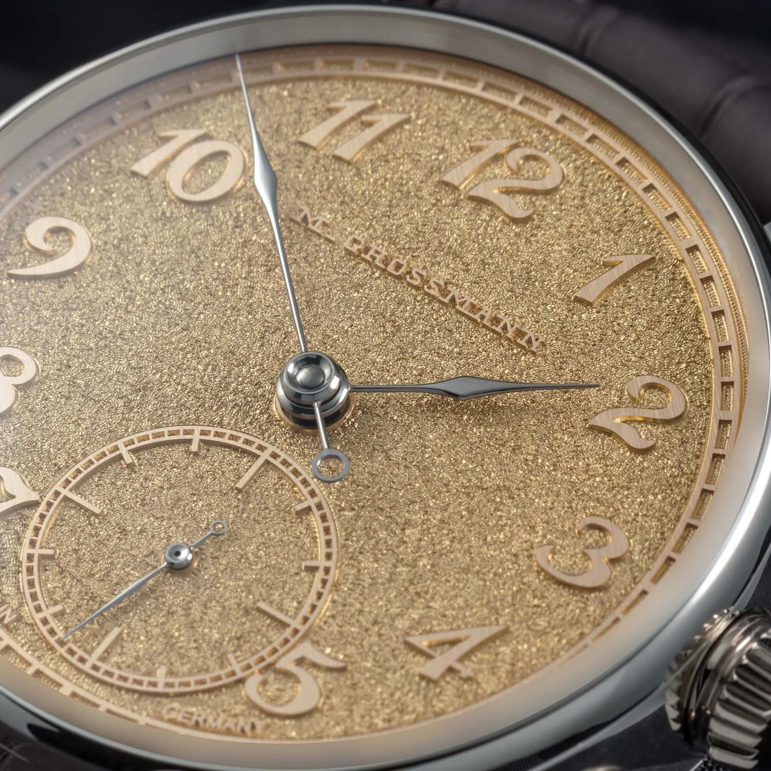 2026-Moritz-Grossmann-Tremblage-Gold-hand-hammered-dial-3.jpg
