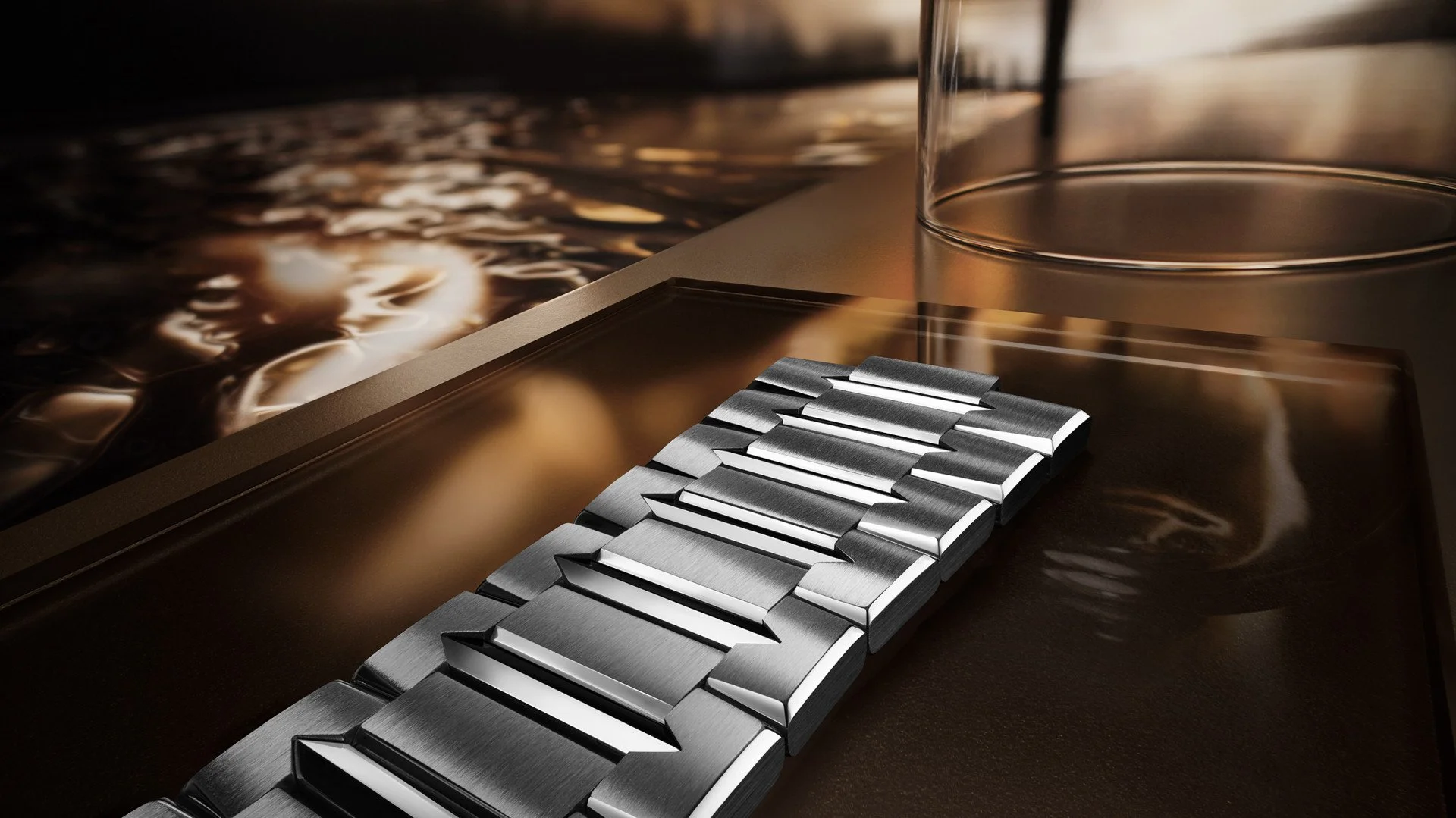1920_2026_q4168120_q4158120_q4178180_savoirfaire_bracelet_srgb_16_9.jpg