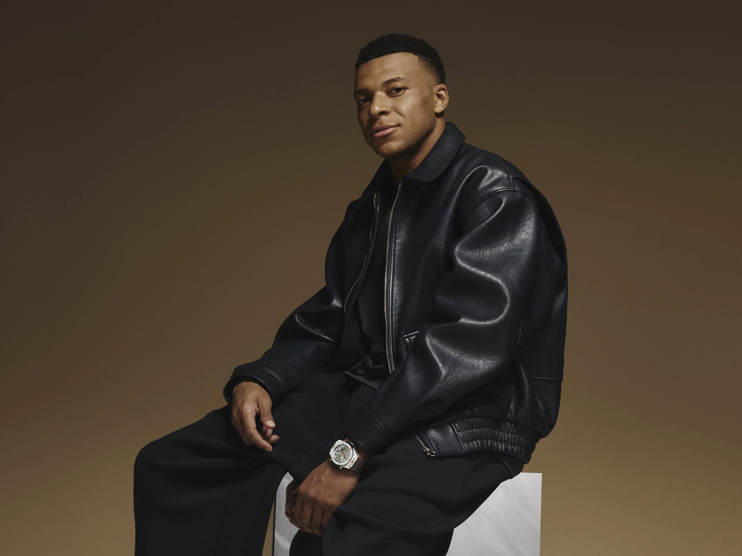 Hublot-Ambassador-Kylian-Mbappe-wearing-the-Big-Bang-Reloaded-Kylian-Mbappe-5.jpg