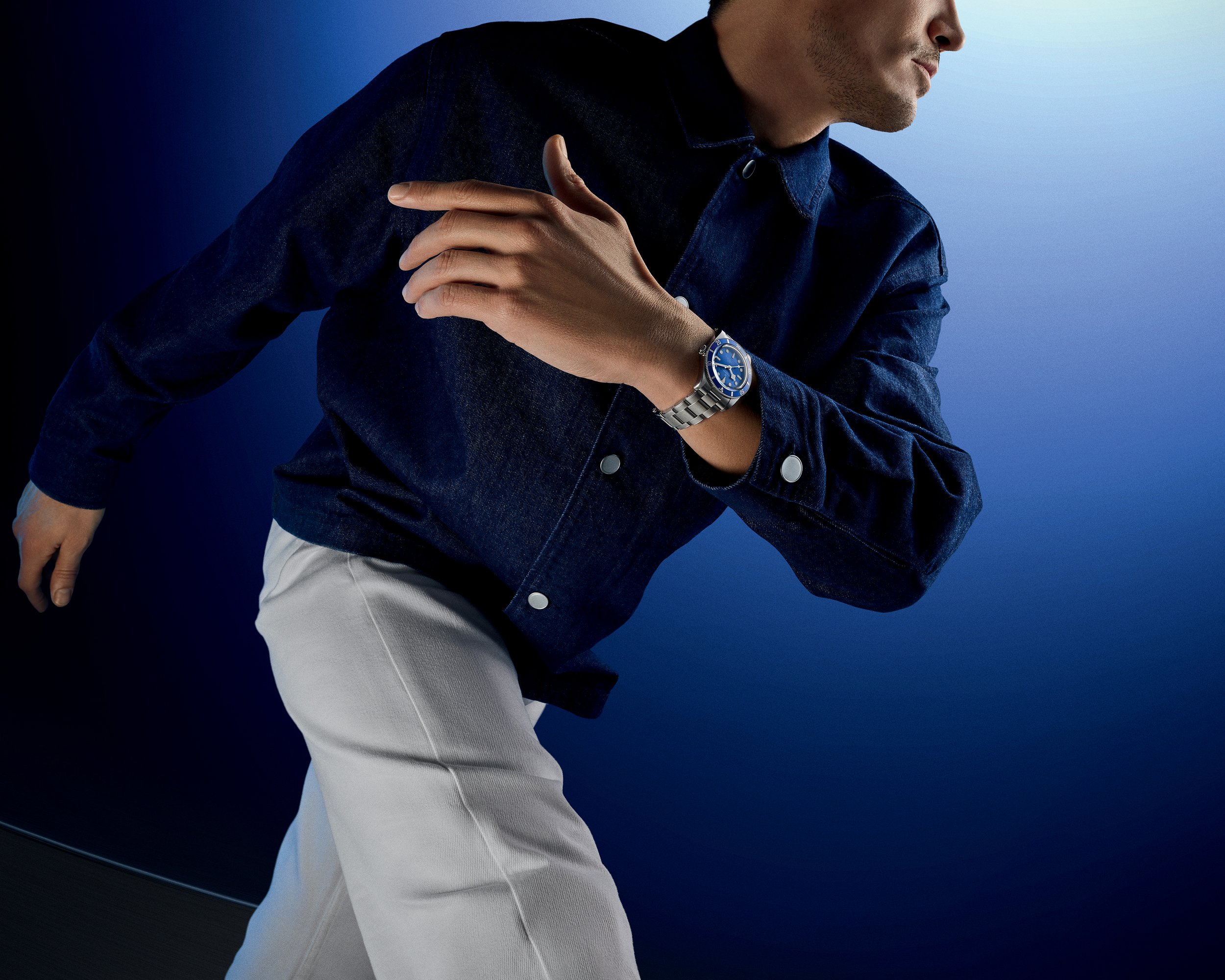 TUDOR_NP26_BLACK BAY 54 BLUE_LIFESTYLE_4.jpg