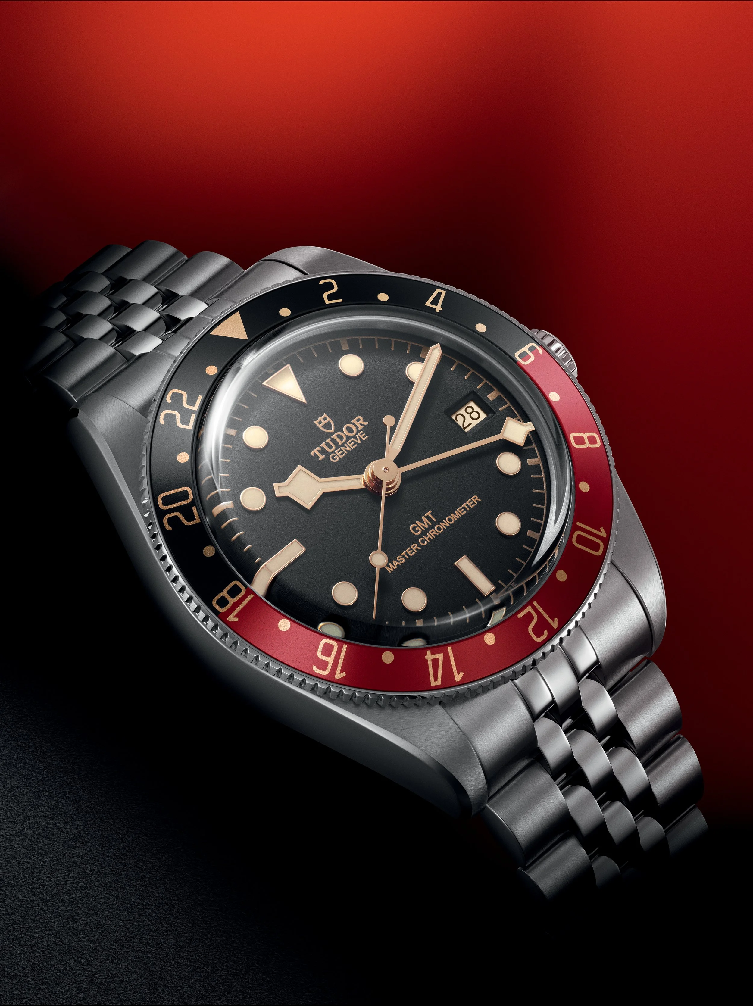 TUDOR_NP26_BLACK_BAY_58_GMT_LIFESTYLE_7.jpg