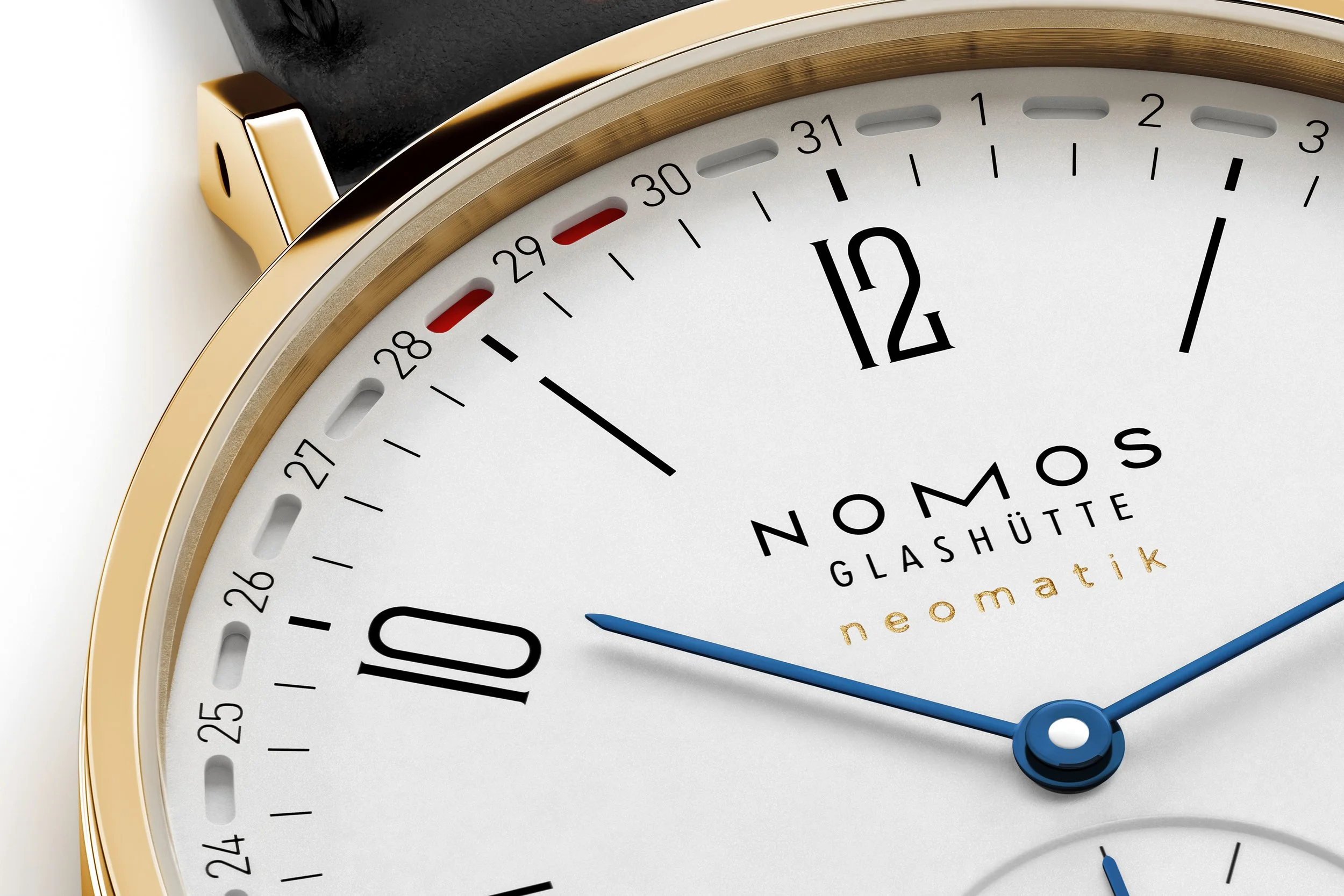 05_NOMOSGlashuette_0195_Tangente_gold_neomatik_38_Update_3543x2362px.jpg