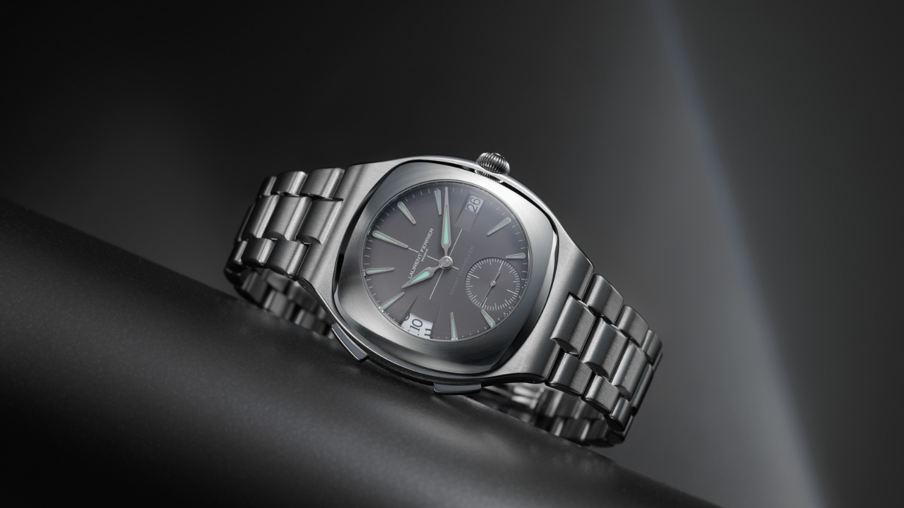 Laurent Ferrier Sport Traveller: caixa almofada em titânio com duplo fuso horário e novo Calibre