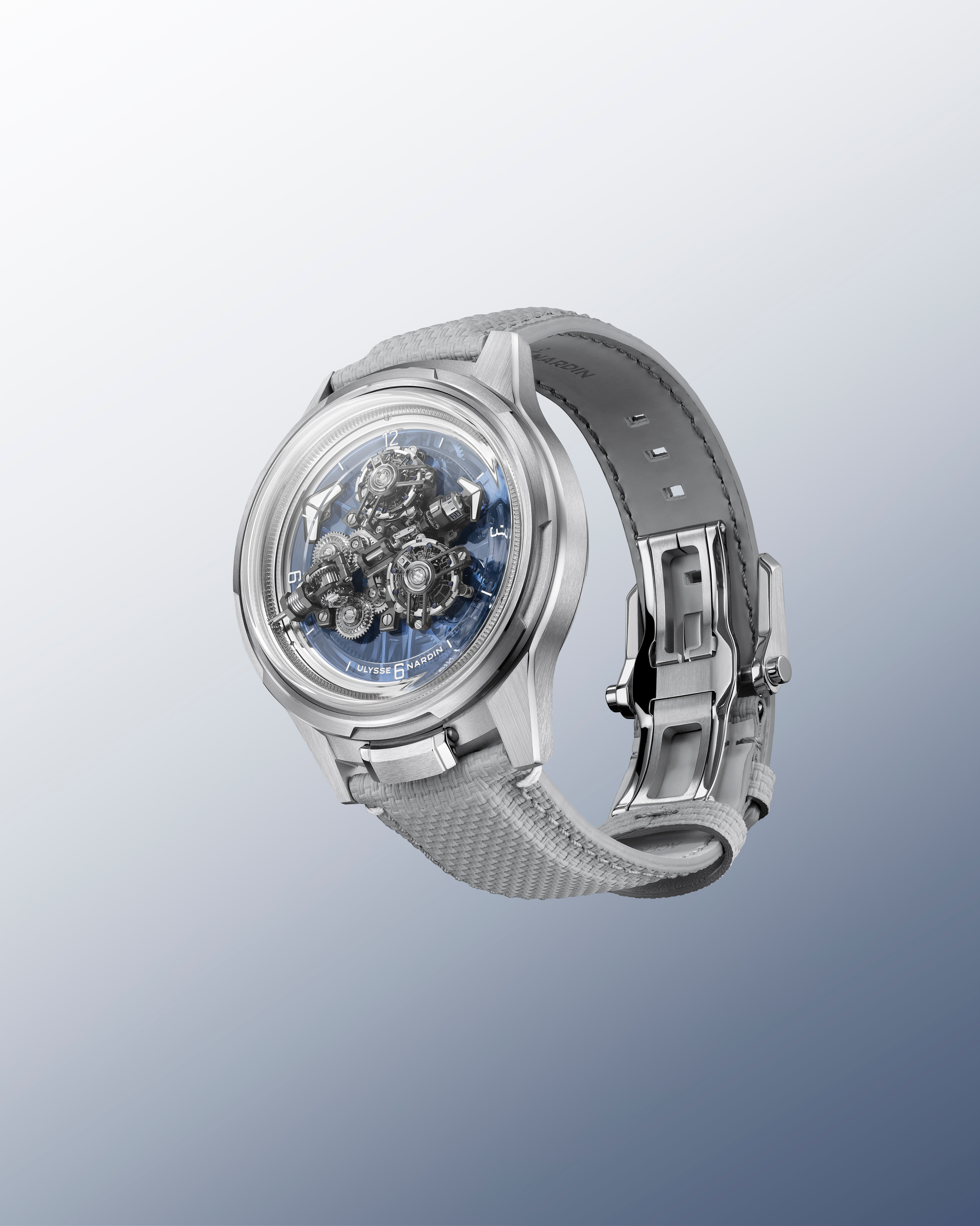 SUPER FREAK_ULYSSE NARDIN_2520-500LE-3A-BLUE_3A (1).png