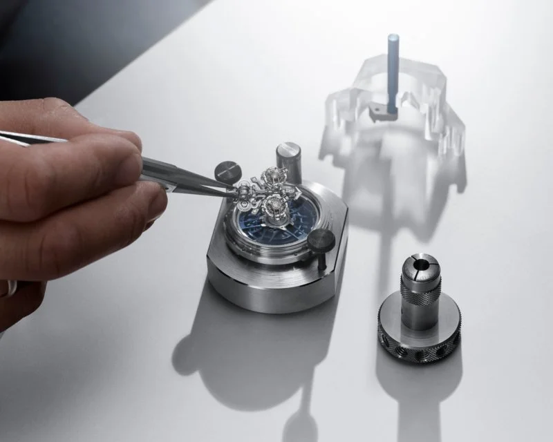 Light version-SUPER FREAK_ULYSSE NARDIN_ATELIER_ 2520-500LE-3A-BLUE_3A (3).jpg