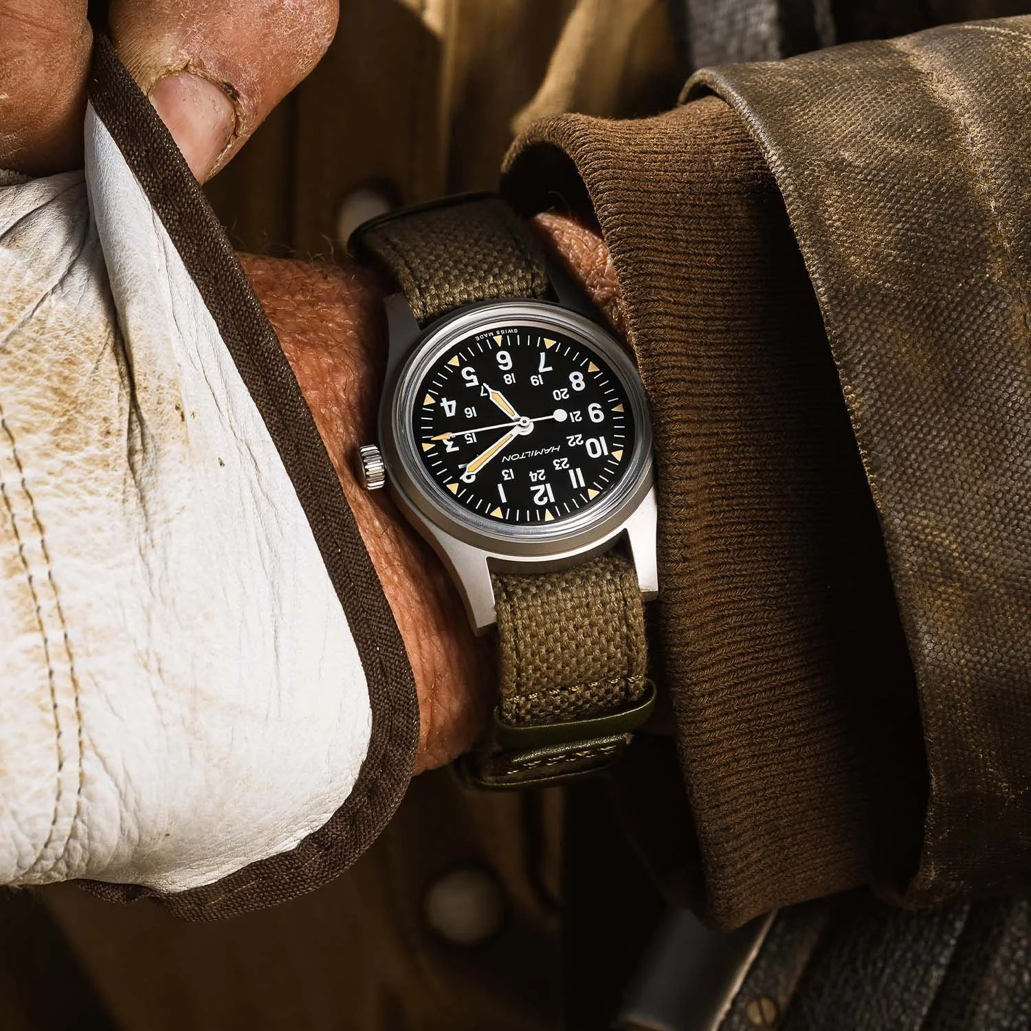 Hamilton-Khaki-Field-Mechanical-36mm-and-Khaki-Field-Mechanical-250-Limited-4.jpg