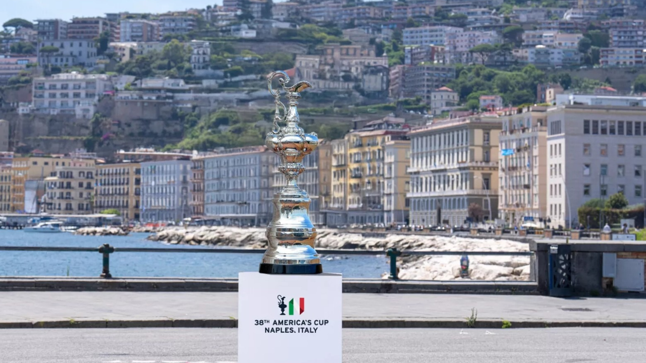 OMEGA confirma participação na 38ª America's Cup em 2027, em Nápoles