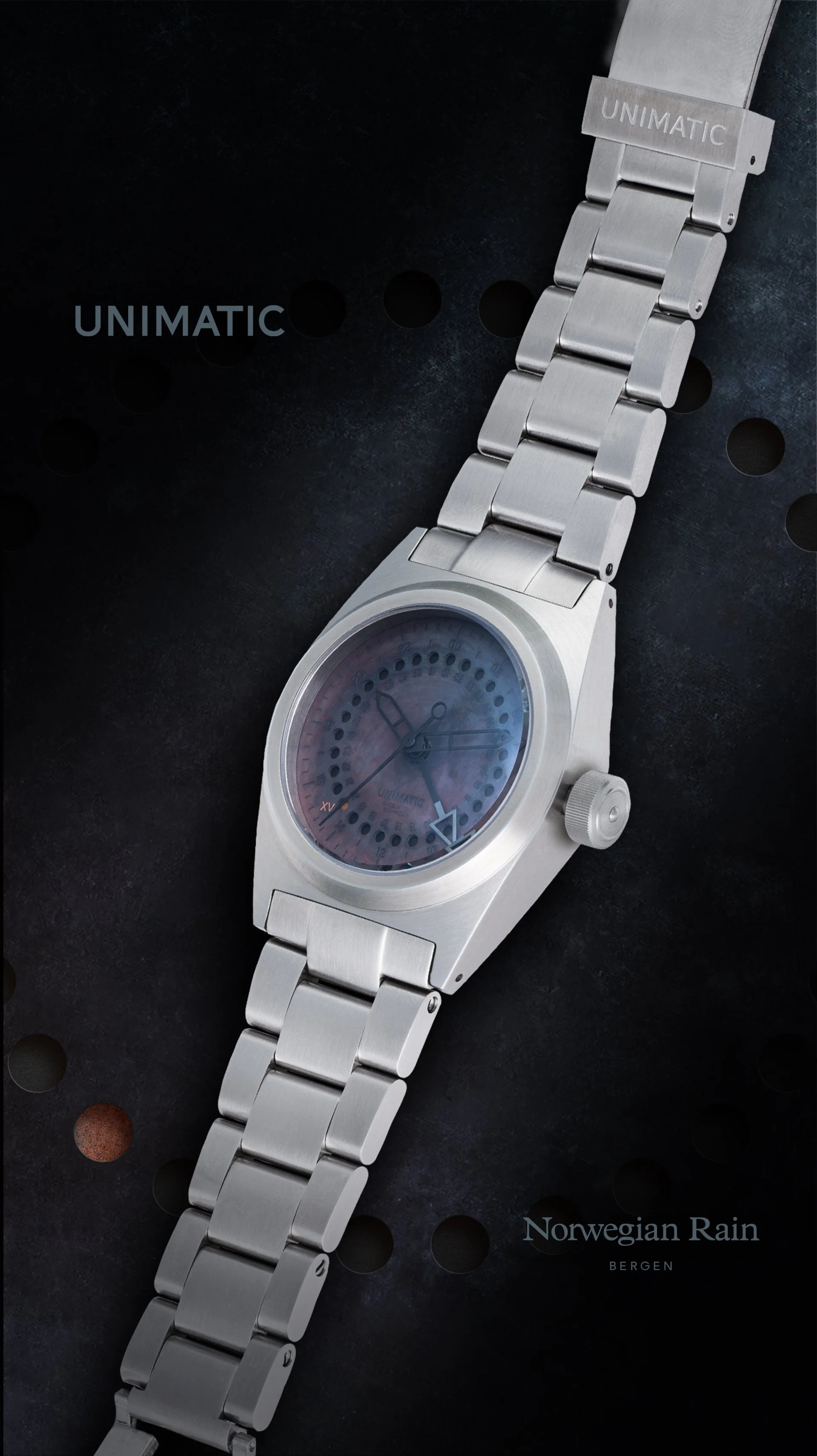 Portrait_U2-GMT-NR-T-Diagonal-UBK.jpg