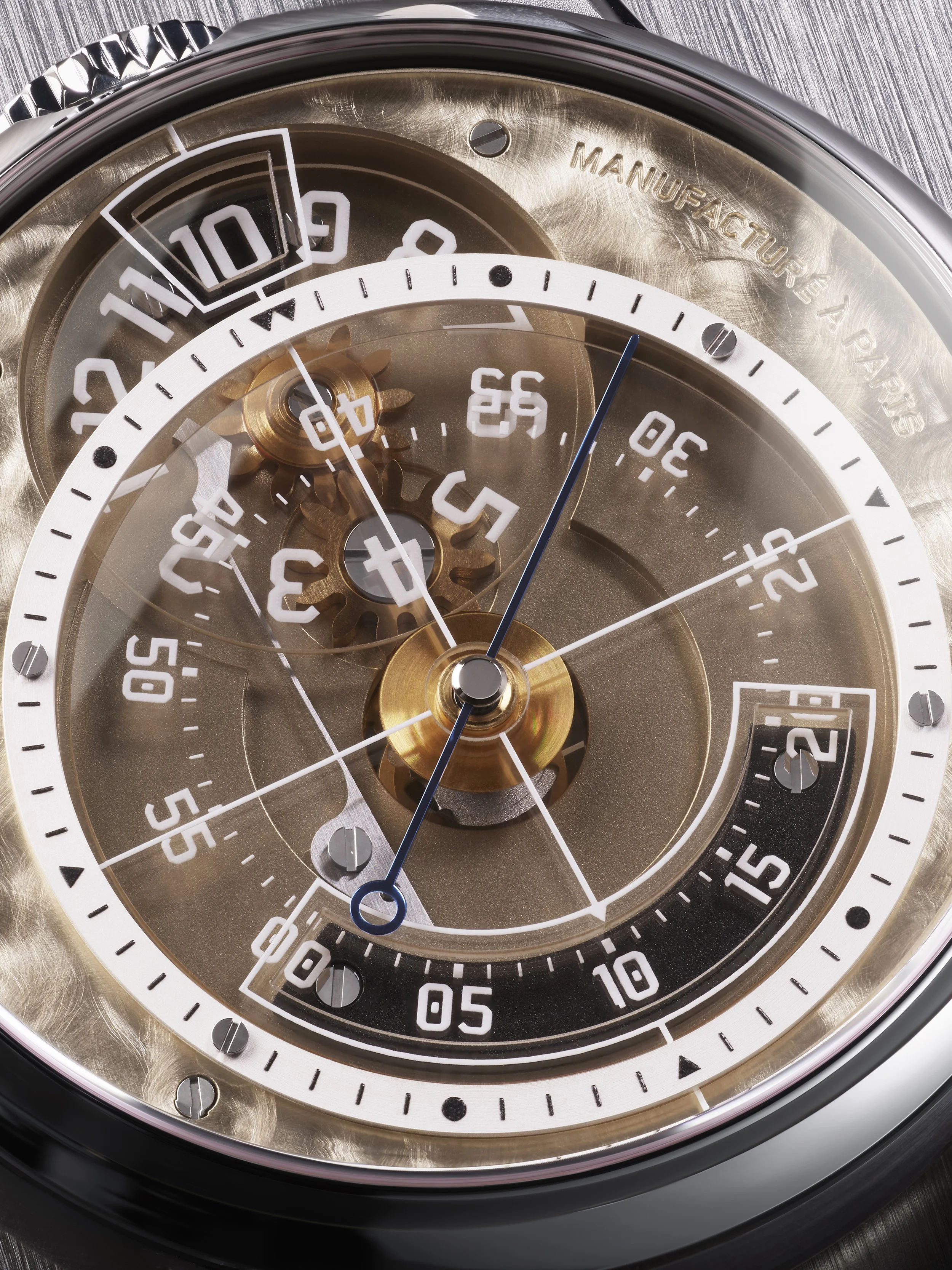 6 Closeup Cadran Charbonné.jpg