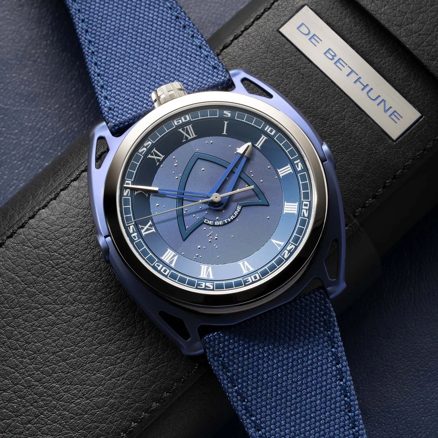 De-Bethune-DB27-Night-Hawk-EsperLuxe-8.jpg