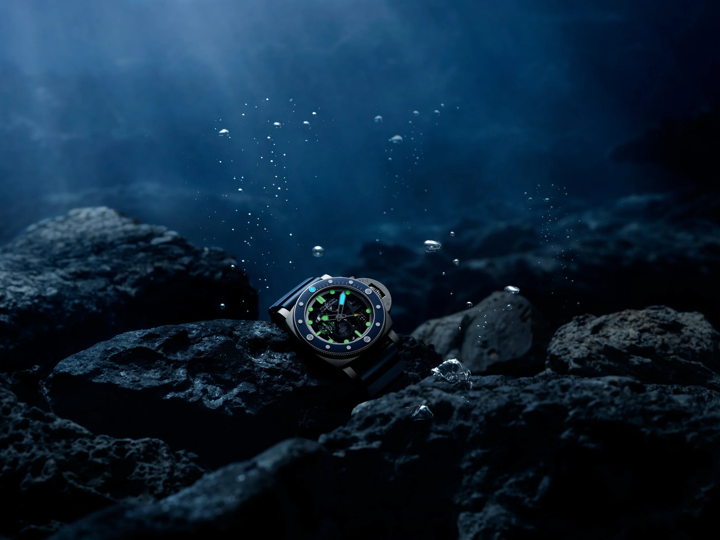 Submersible GMT_PAM01495_STILLLIFE_04.jpg
