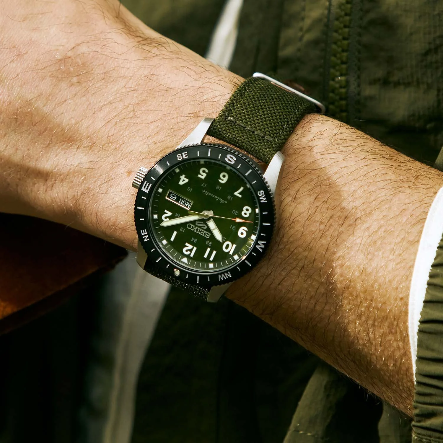 2026-seiko-5-sports-field-series-compass-bezel-hdb006-hdb007-hdb008-hdb009-1.jpg