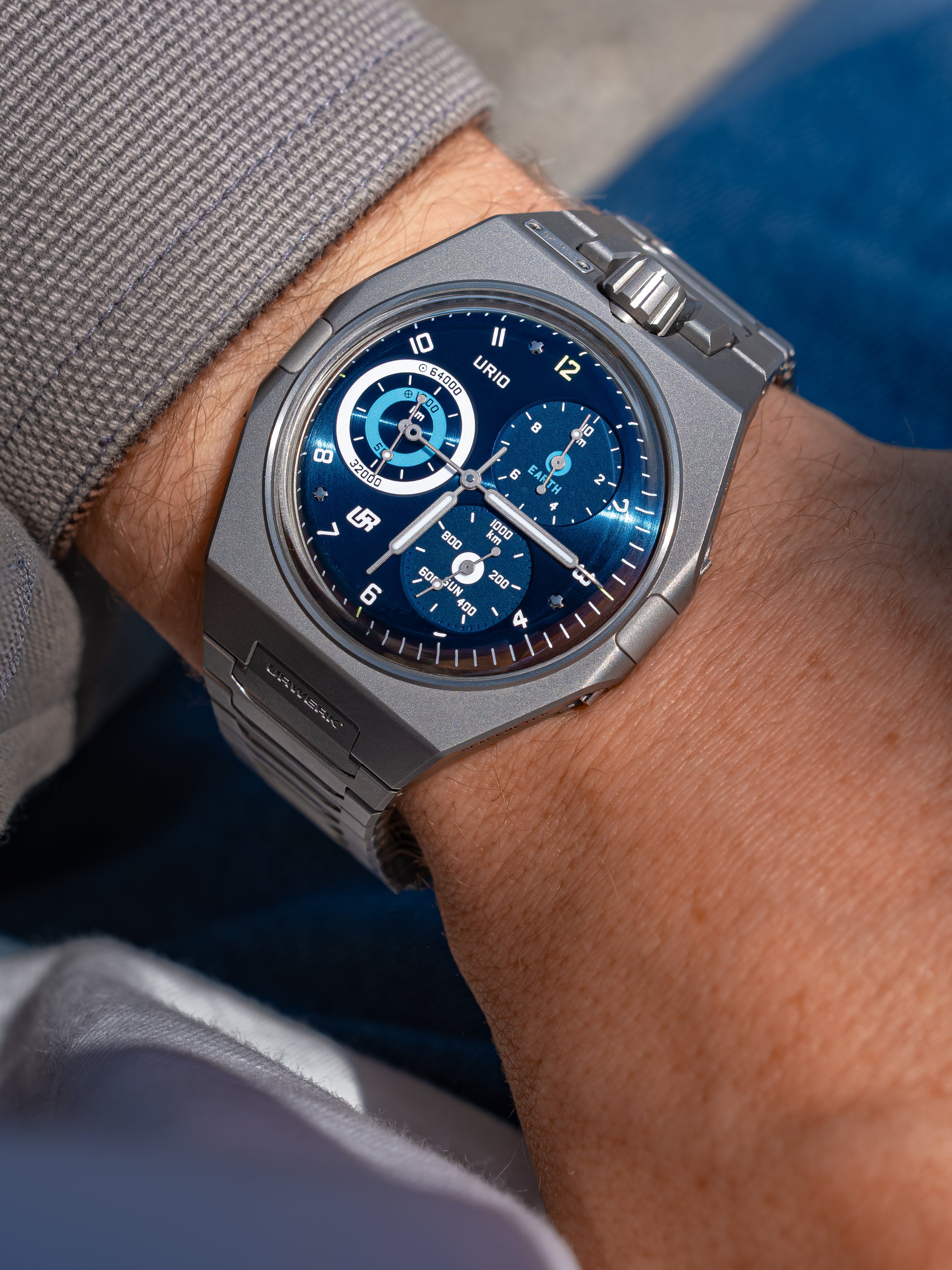 lifestyle3_ur-10_blue.jpg