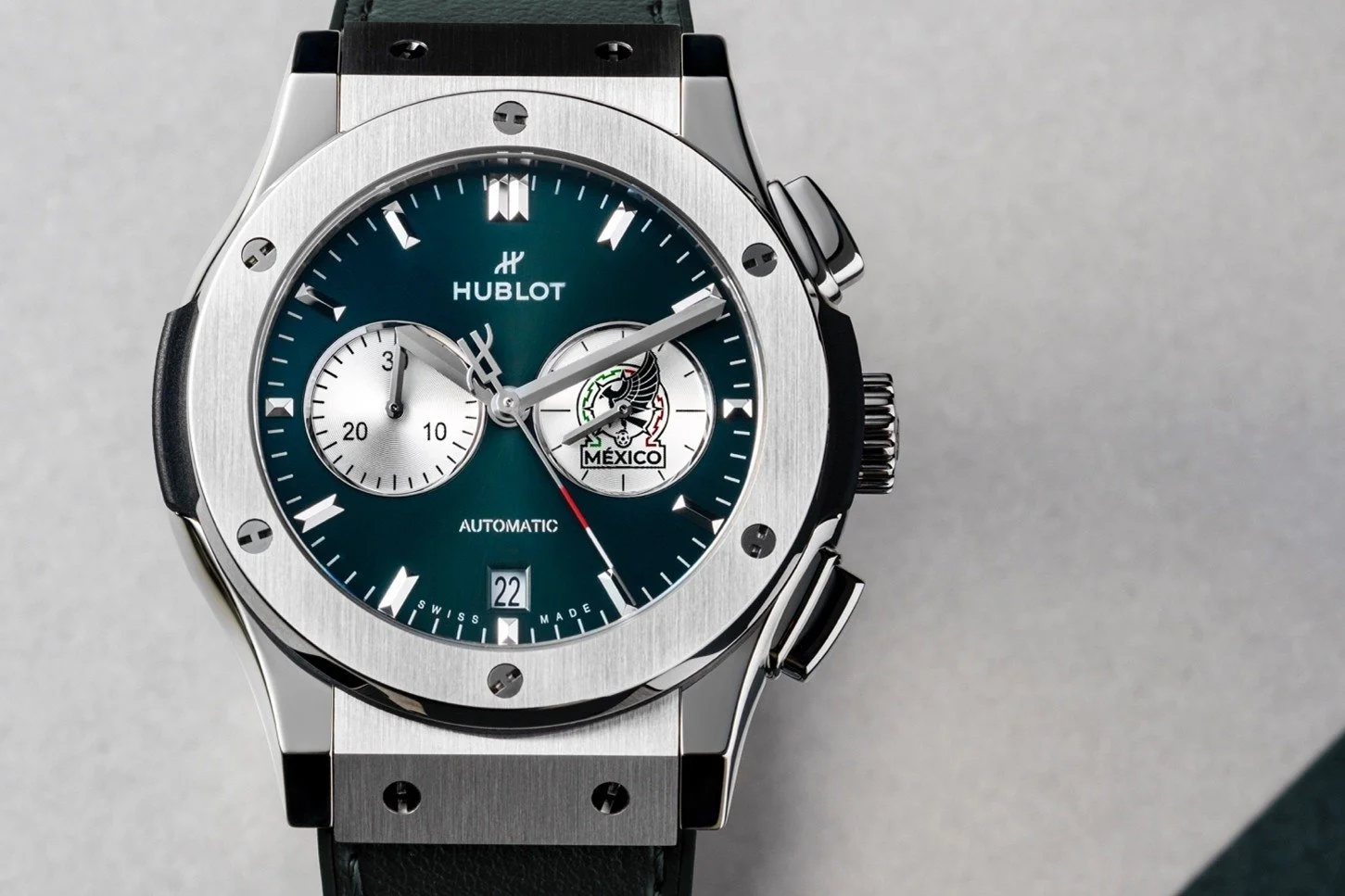 CLASSIC-FUSION-CHRONOGRAPH-SNM-TITANIUM.jpg