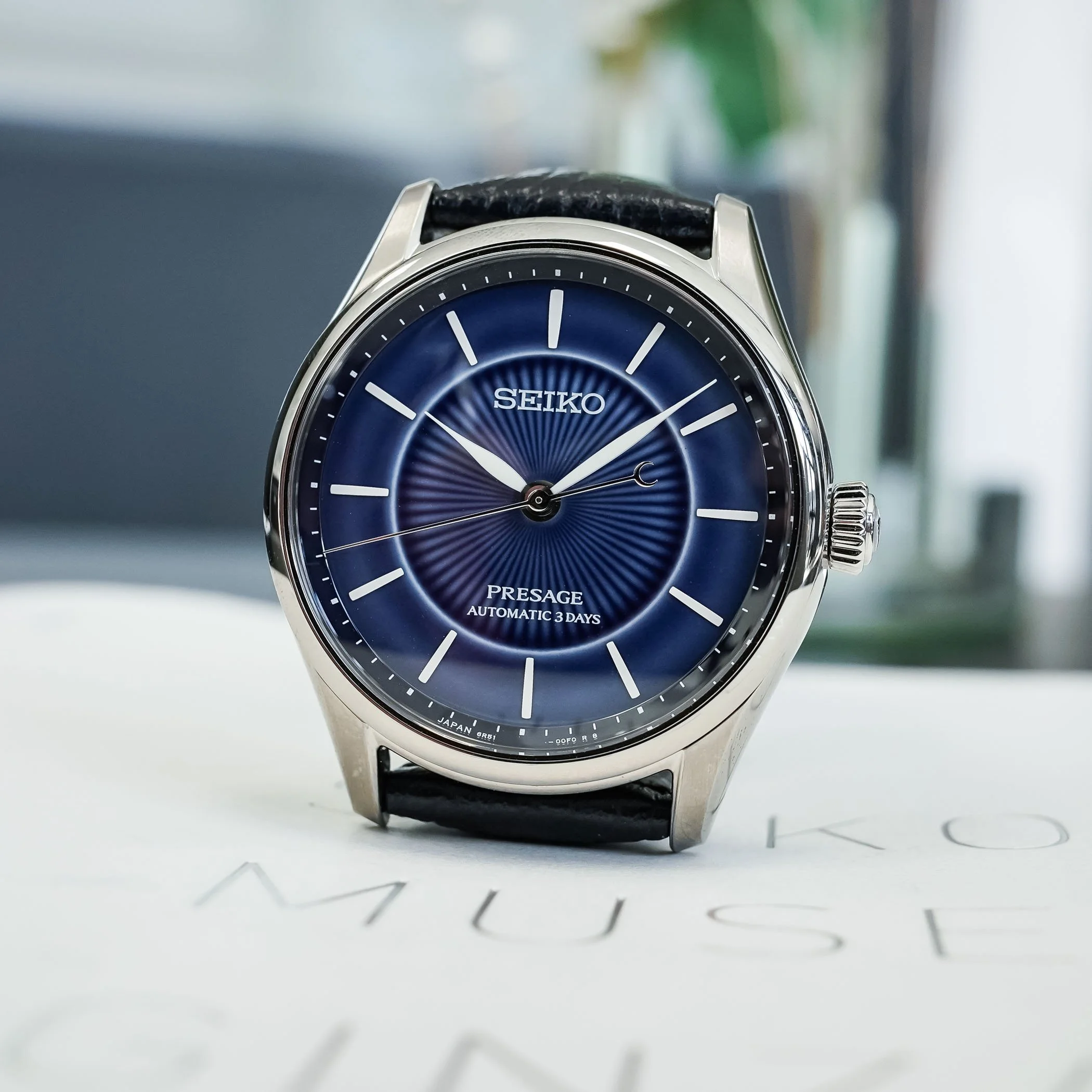 Seiko-Presage-Classic-Series-Craftsmanship-Arita-Porcelain-Dial-Limited-Edition-HCC007-review-3.jpg