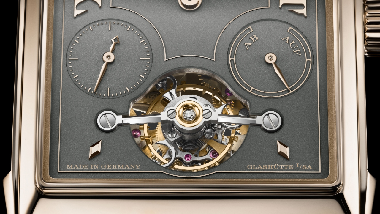 A. Lange &amp; Söhne Cabaret Tourbillon Honeygold: 50 peças, mostrador em relevo e o stop-seconds que ninguém havia resolvido antes