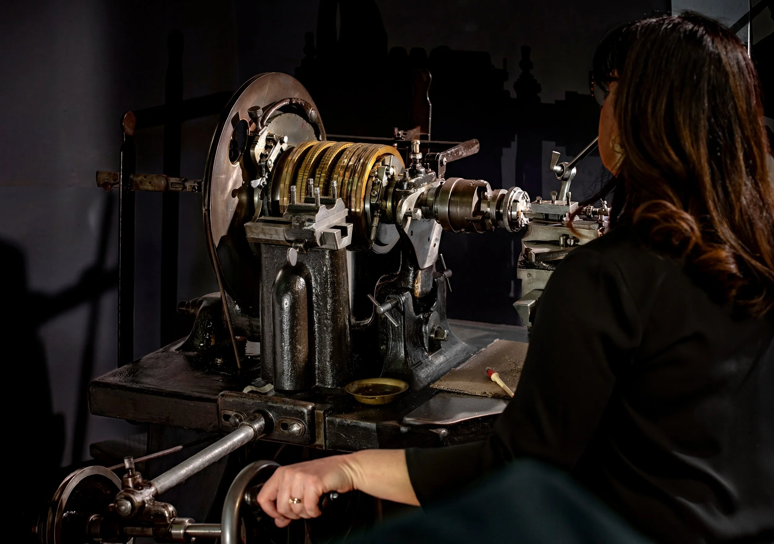 AWAKE Guilloché Main _Atelier_1.jpg