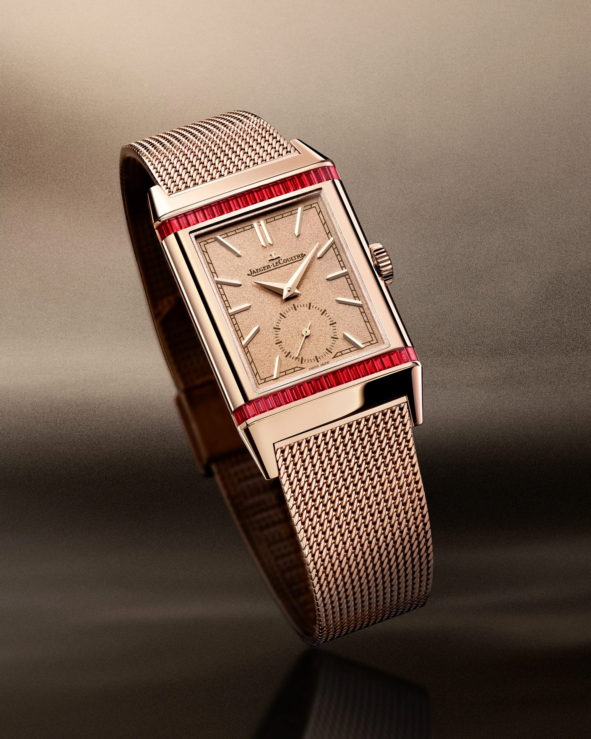 2026_relaunch_reverso_cocktail_q713211j_levitation_srgb_4-5.jpg
