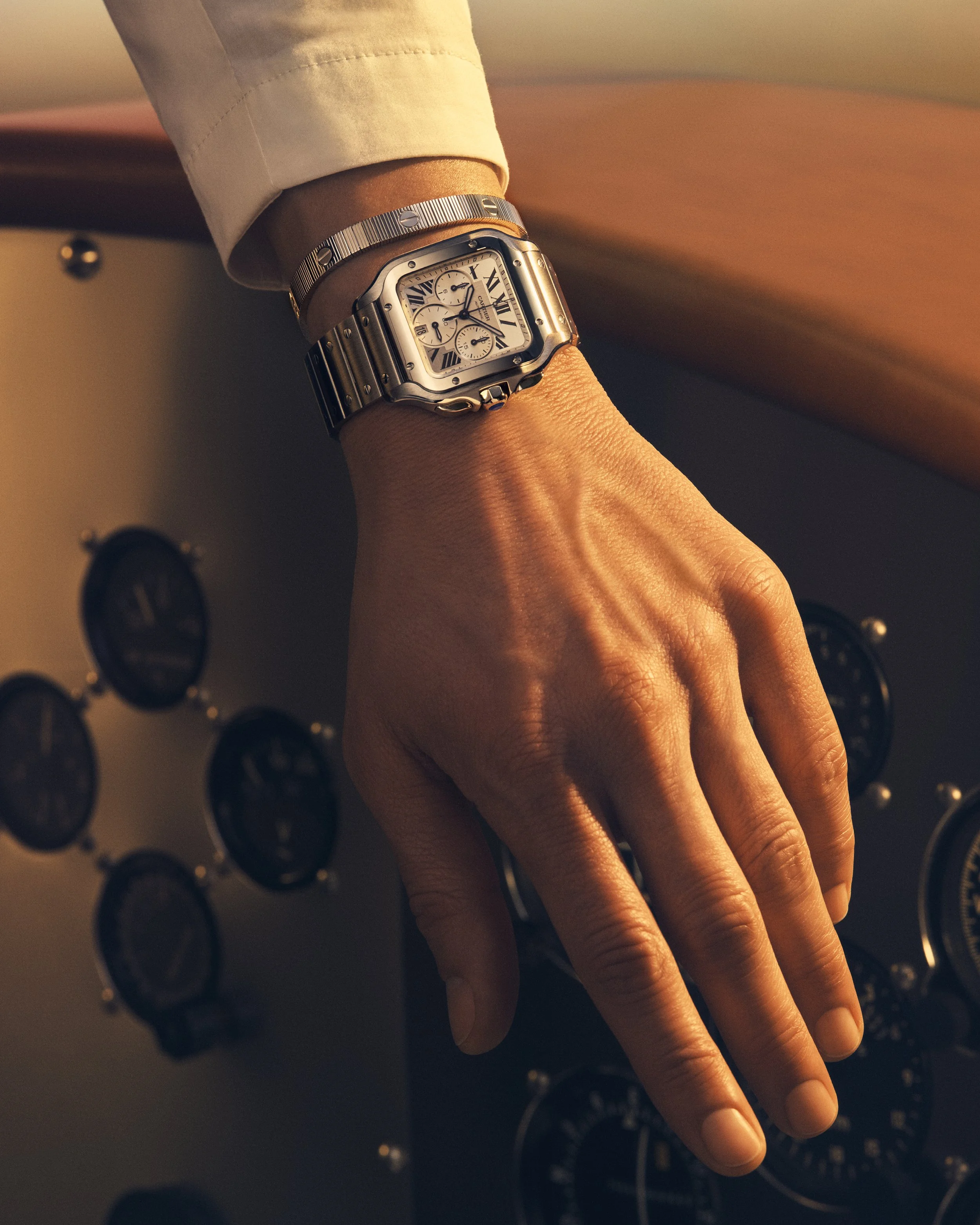 PUWA12075_Santos-de-Cartier_CHRONOGRAPH-Steel_WORN_Press_24x30.jpg