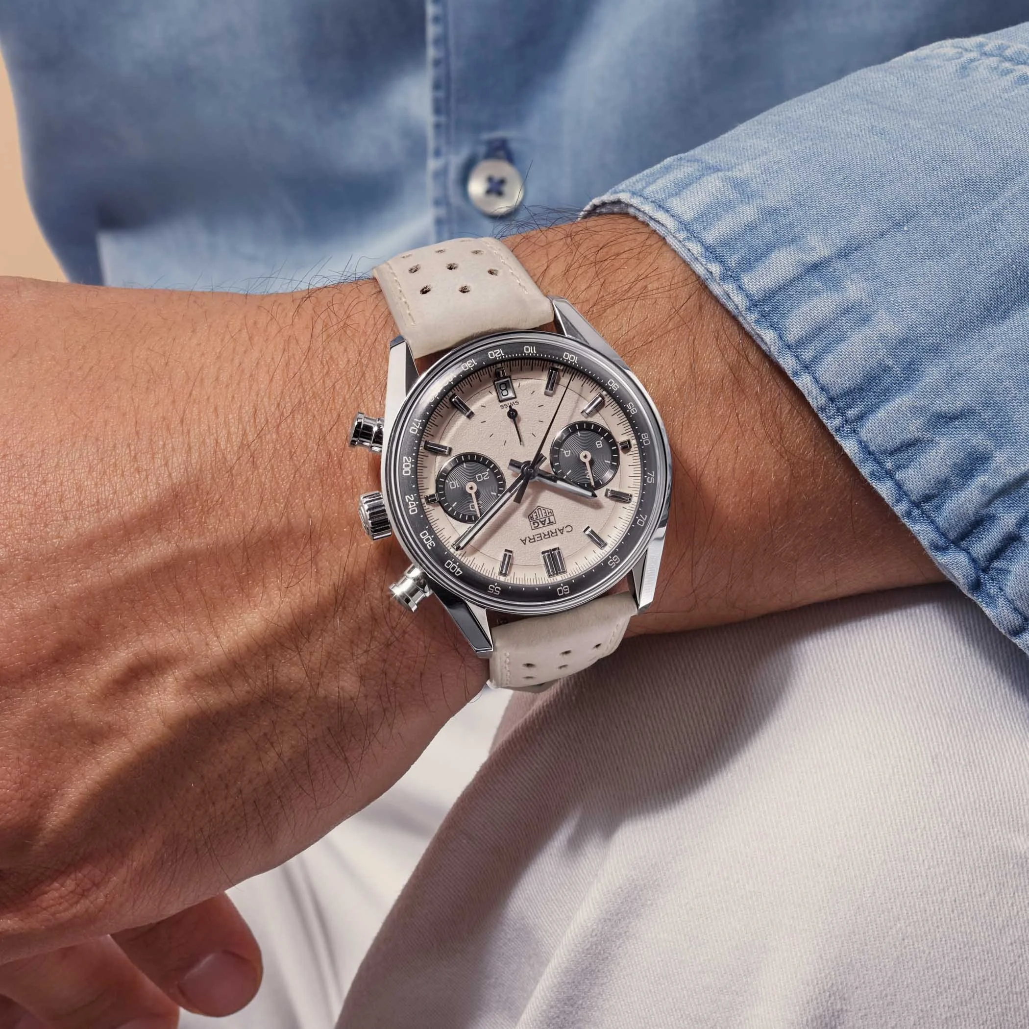 TAG-Heuer-Carrera-Chronograph-Glassbox-Sand-limited-edition-Europe-5.jpg