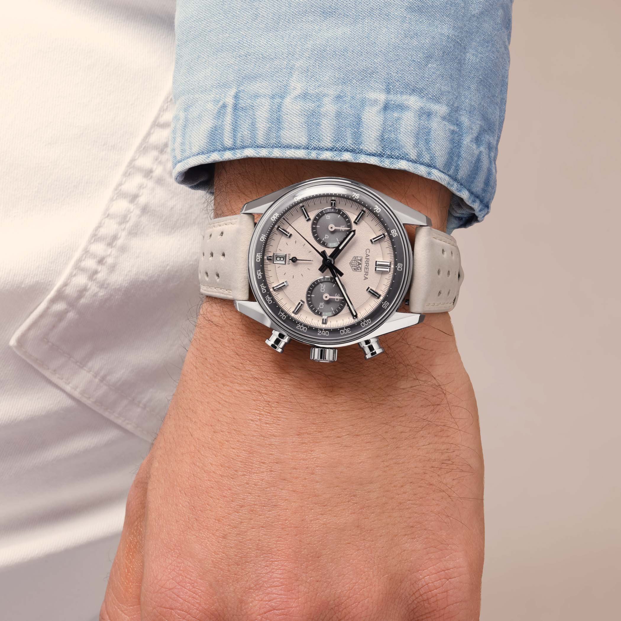 TAG-Heuer-Carrera-Chronograph-Glassbox-Sand-limited-edition-Europe-7.jpg