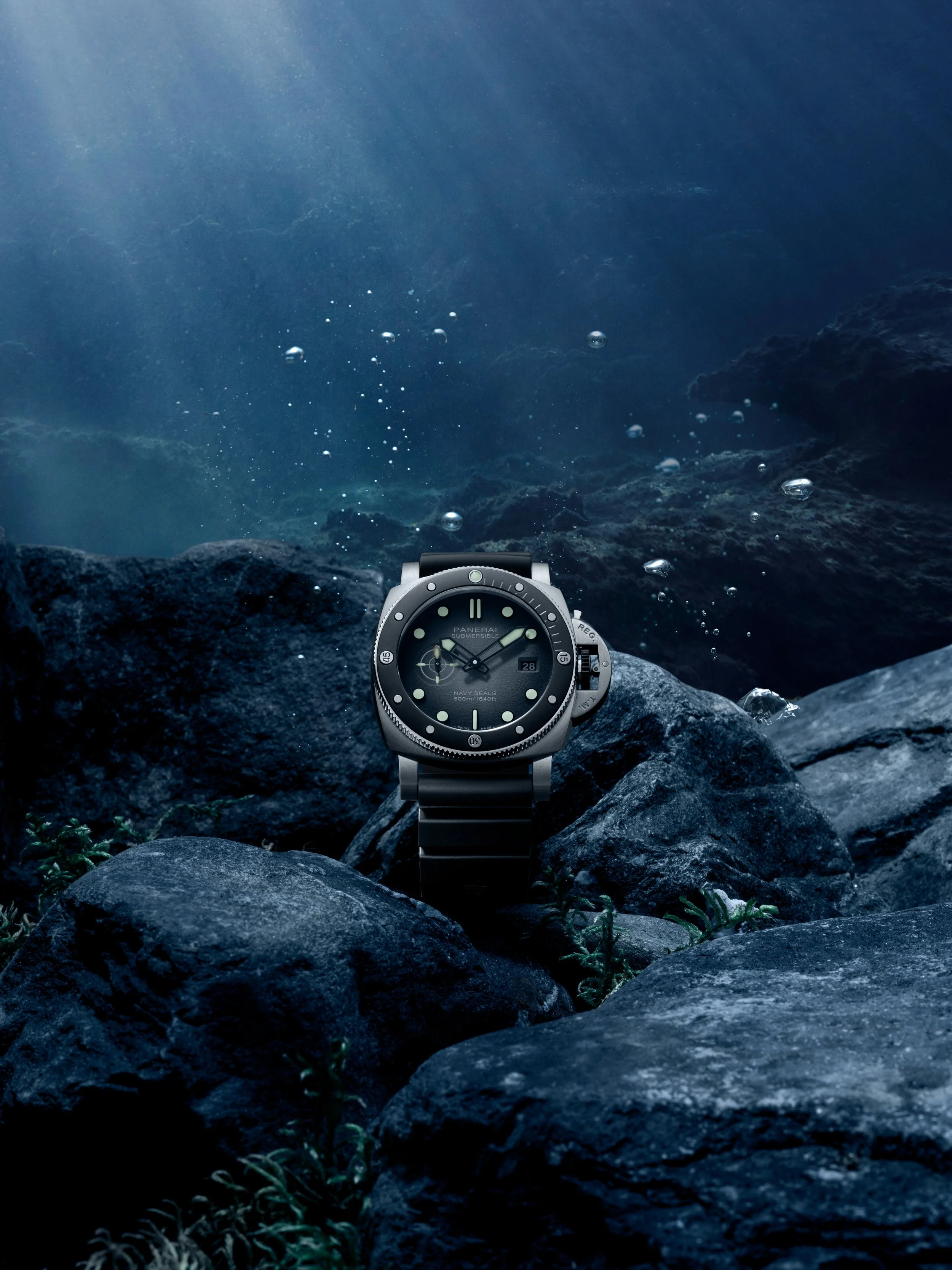 Submersible NAVY SEALs_PAM01738_STILLLIFE_02_B.jpg