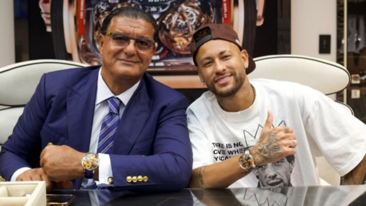 Neymar posa com Jacob Arabo durante a Copa do Mundo 2026: um encontro que une o maior jogador do Brasil e o rei dos relógios de luxo