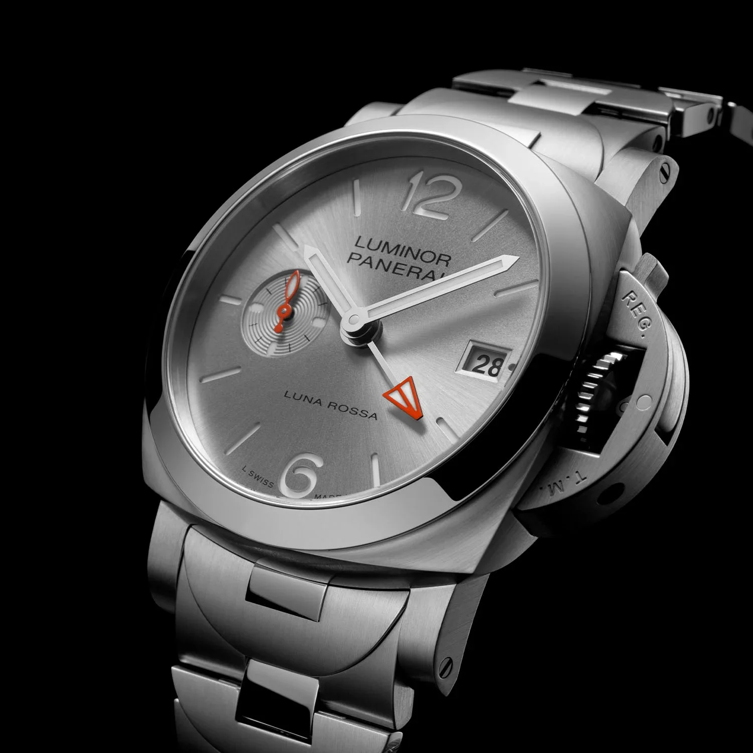 Panerai-Luminor-Luna-Rossa-Chrono-PAM01768-and-Luminor-Luna-Rossa-GMT-PAM01791-10.webp