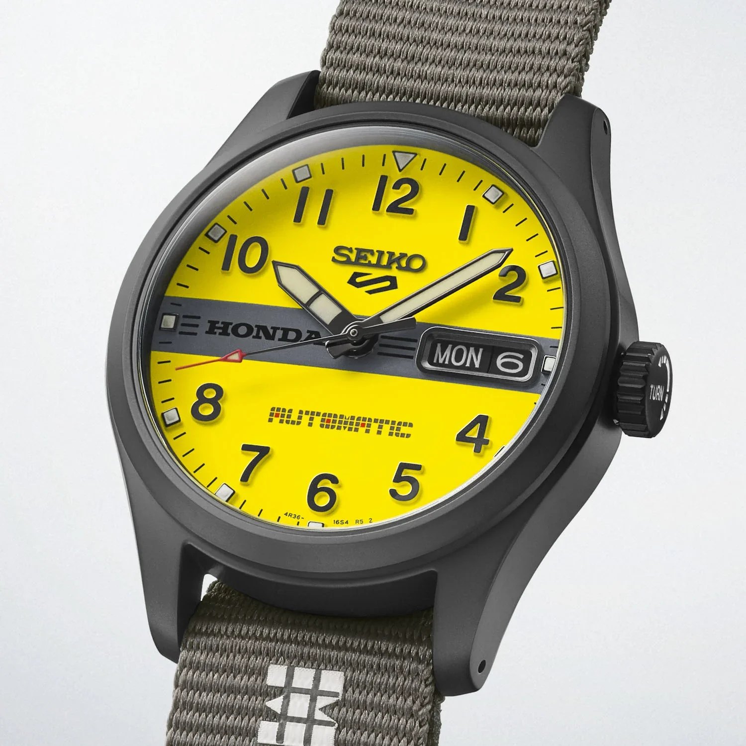 Seiko-5-Sports-x-Honda-Motocompo-45th-anniversary-HDB010-4.webp