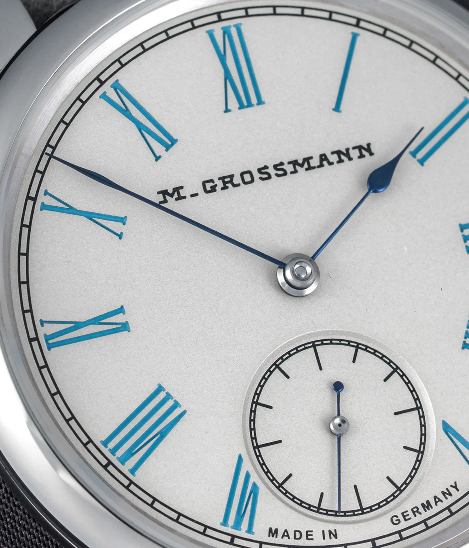 Moritz-Grossmann-Tefnut-36mm-Silver-Plated-by-Friction-Turquoise-Blue-2.webp