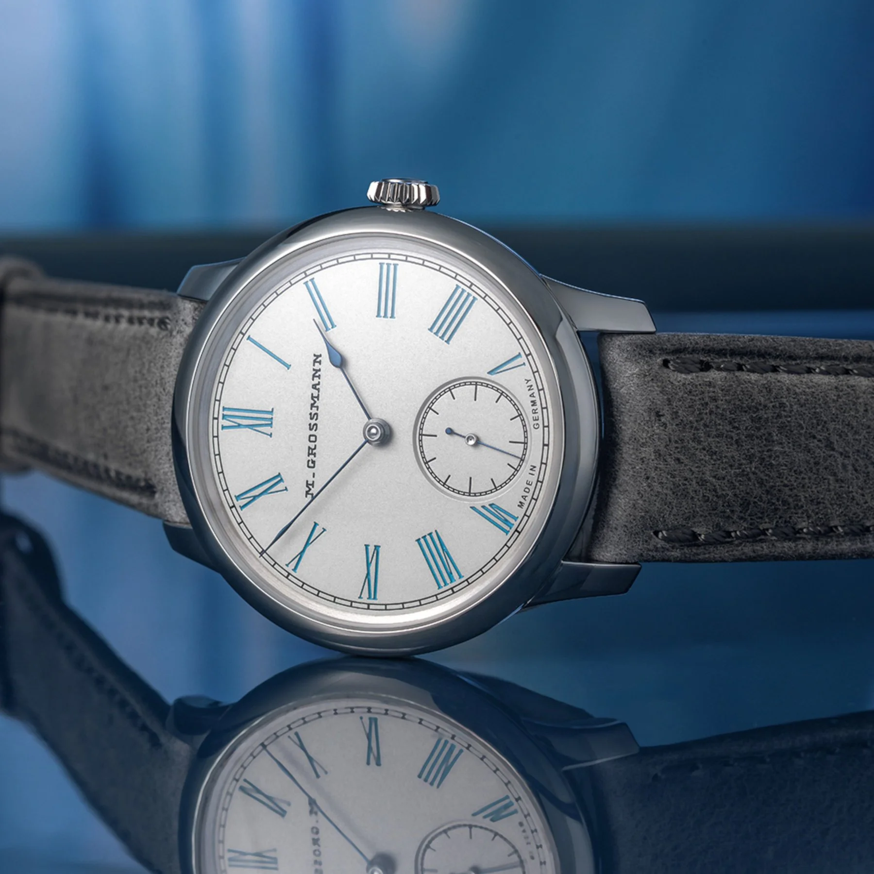 Moritz-Grossmann-Tefnut-36mm-Silver-Plated-by-Friction-Turquoise-Blue-3.jpg