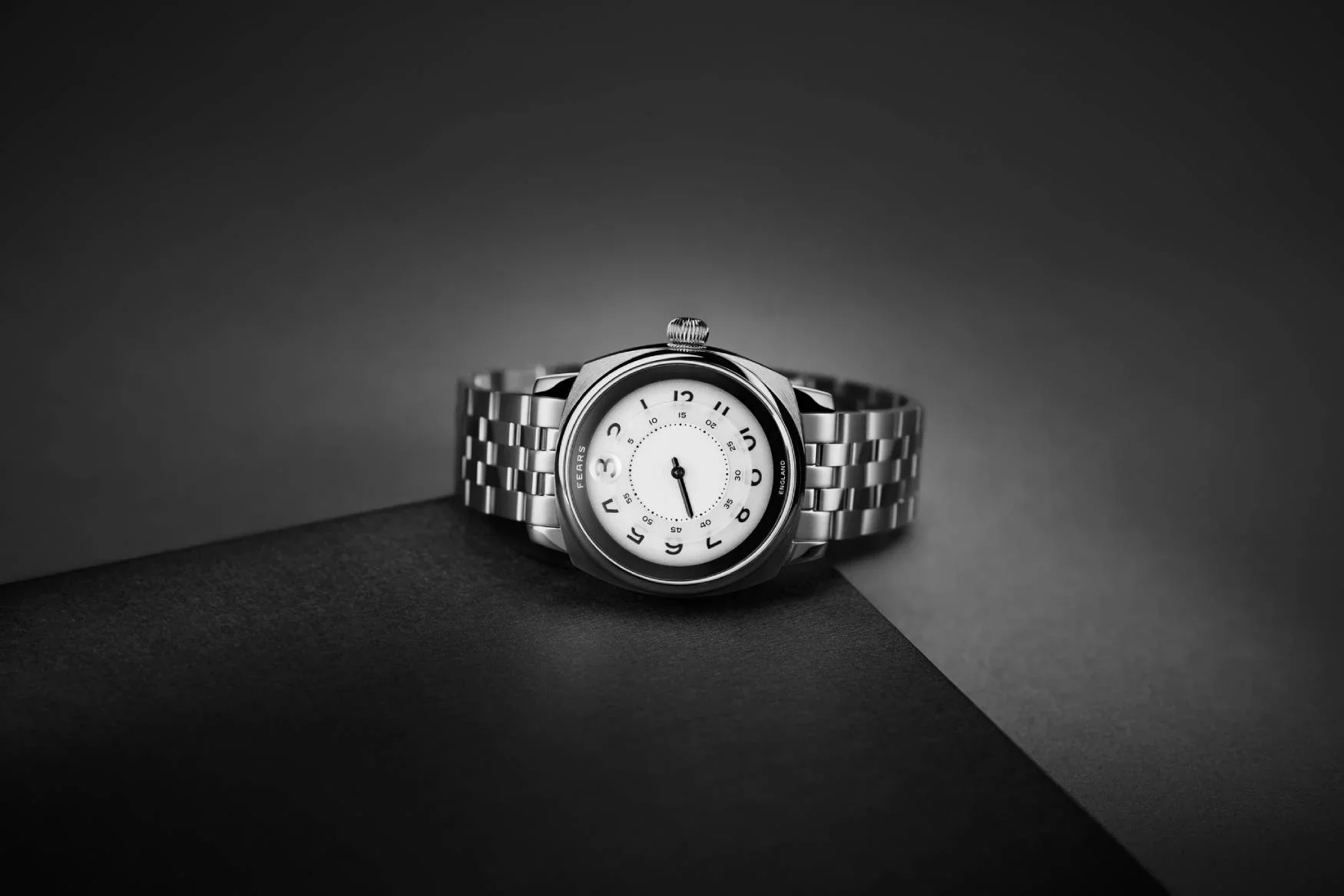 Fears-Andrew-Morgan-Brunswick-Jump-Hour-Ultimus-bracelet.jpg.webp