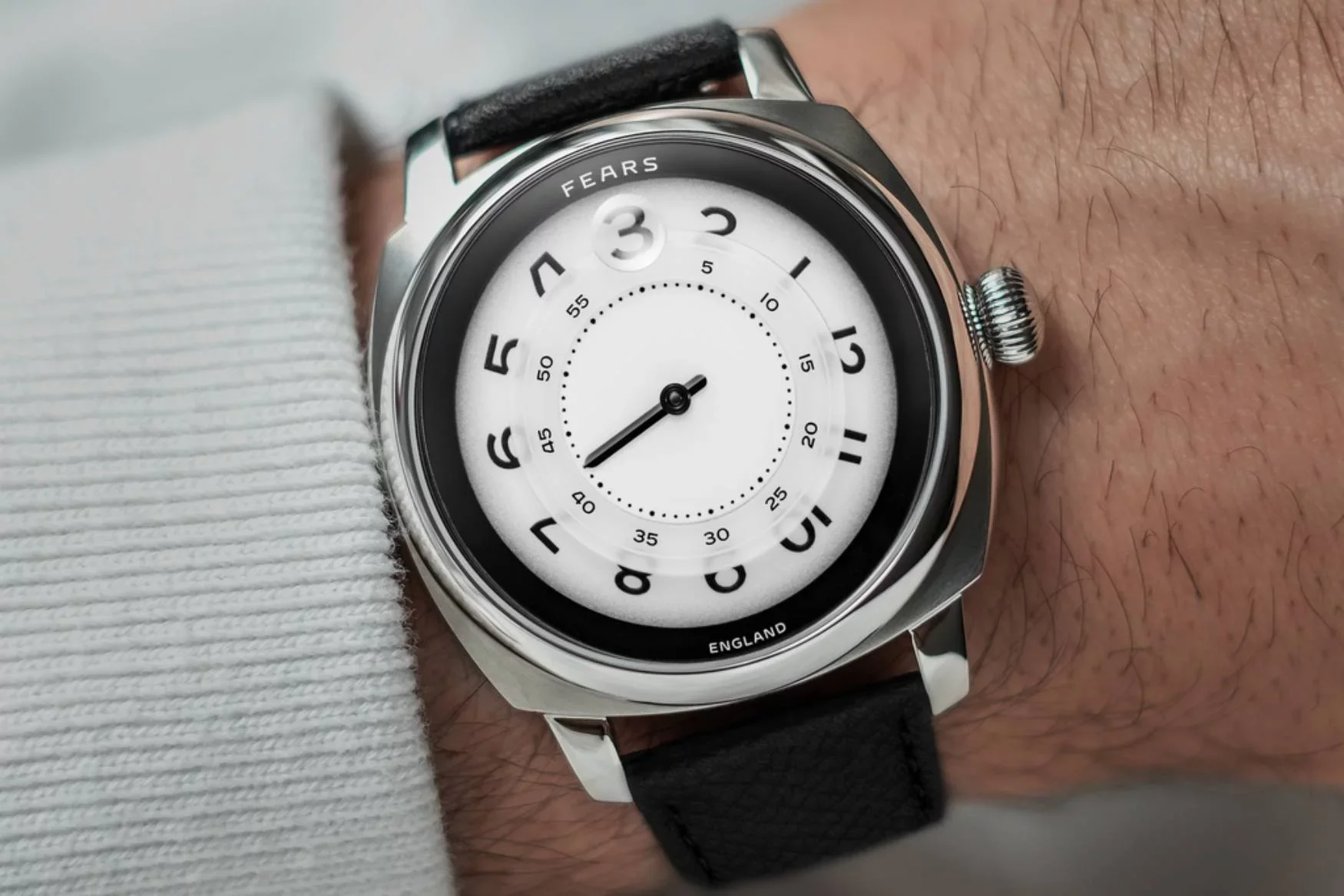 Fears-Andrew-Morgan-Brunswick-Jump-Hour-ultimus-leather-wrist-shot.jpg.webp