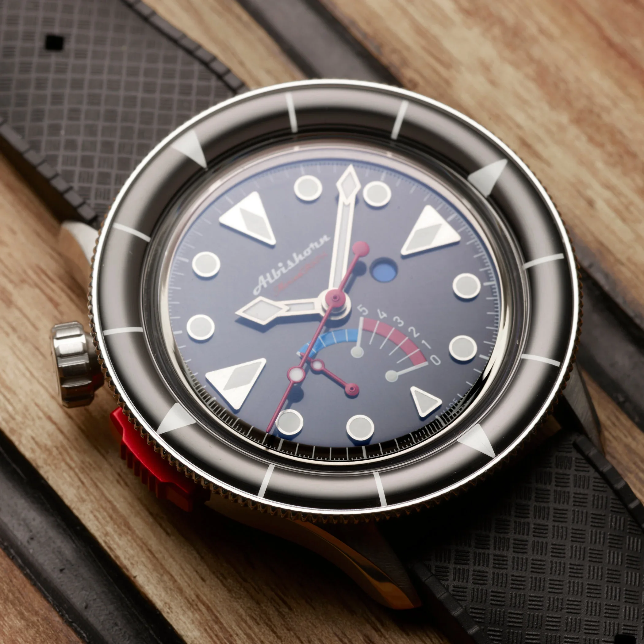 Albishorn-Marinagraph-Classic-Classic-Fume-8.webp