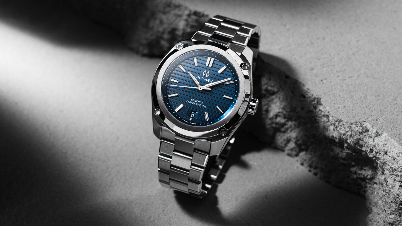 Formex Essence 39mm COSC 2026: coroa roscada, SW200-2 Power+ com 65 horas e fecho de micro-ajuste no pulso sem abrir a fivela