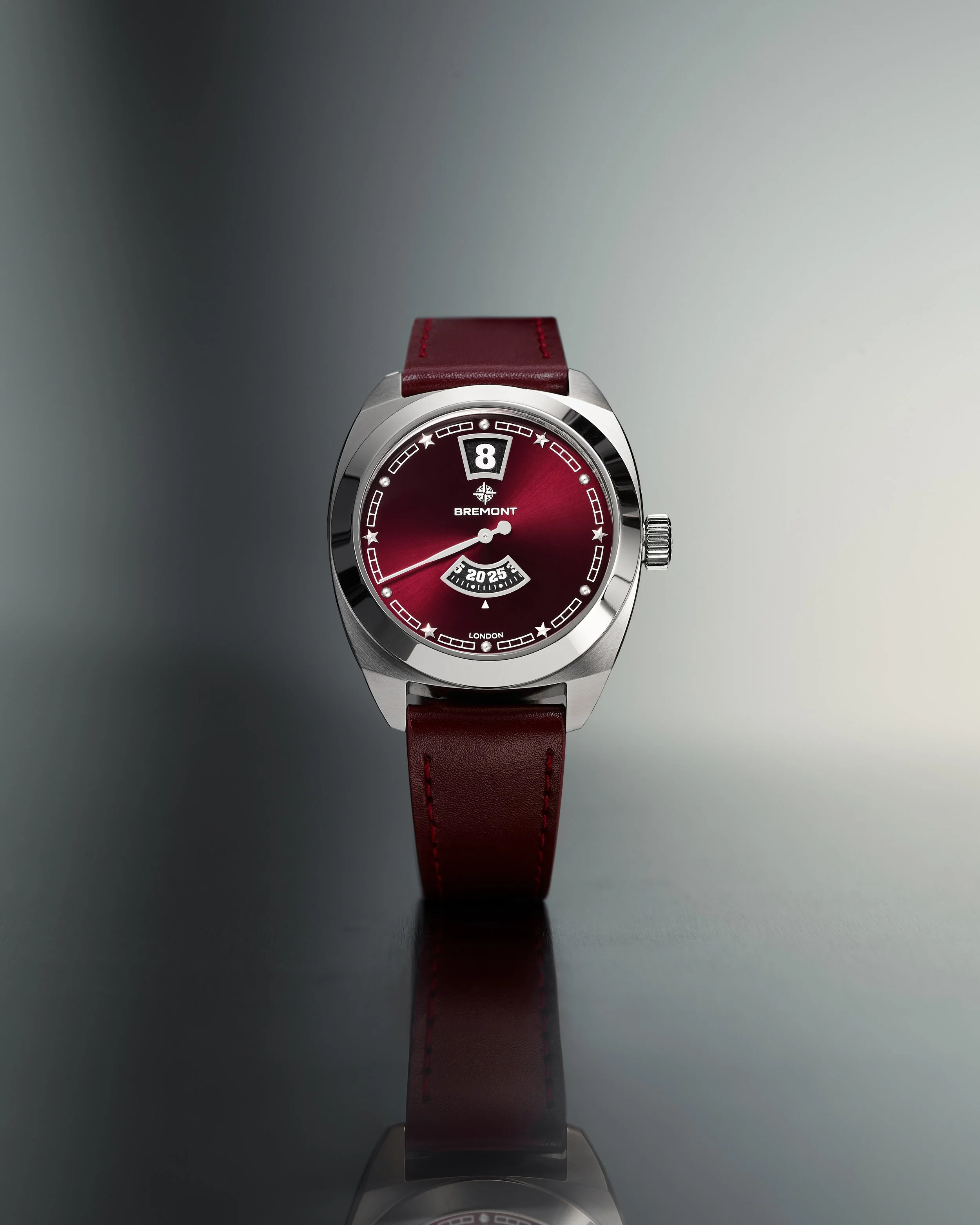 Bremont_TerraNova35_JumpingHour_Burgundy_Hero_L.jpg
