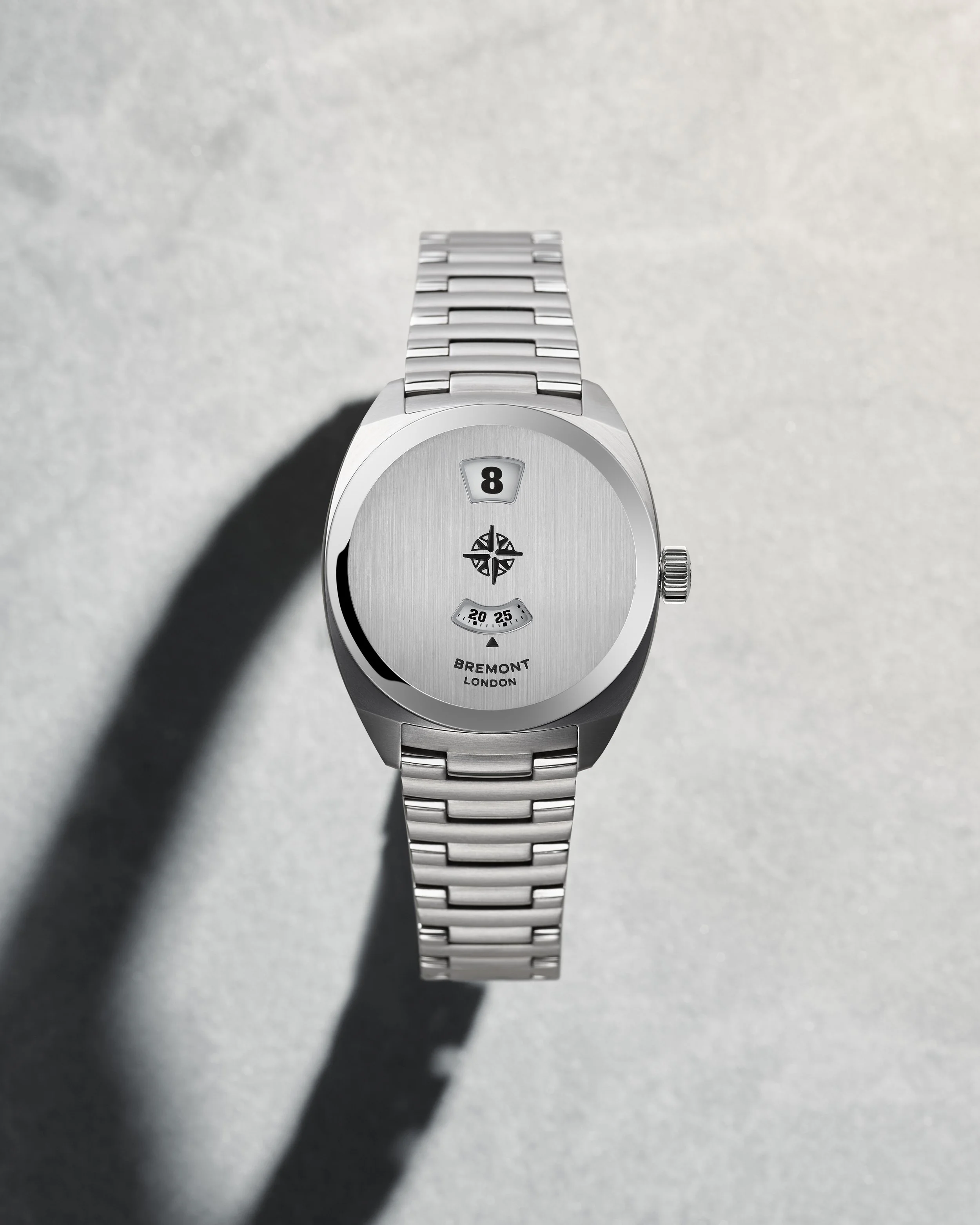 Bremont_TerraNova35_JumpingHour_TopDown_B.jpg